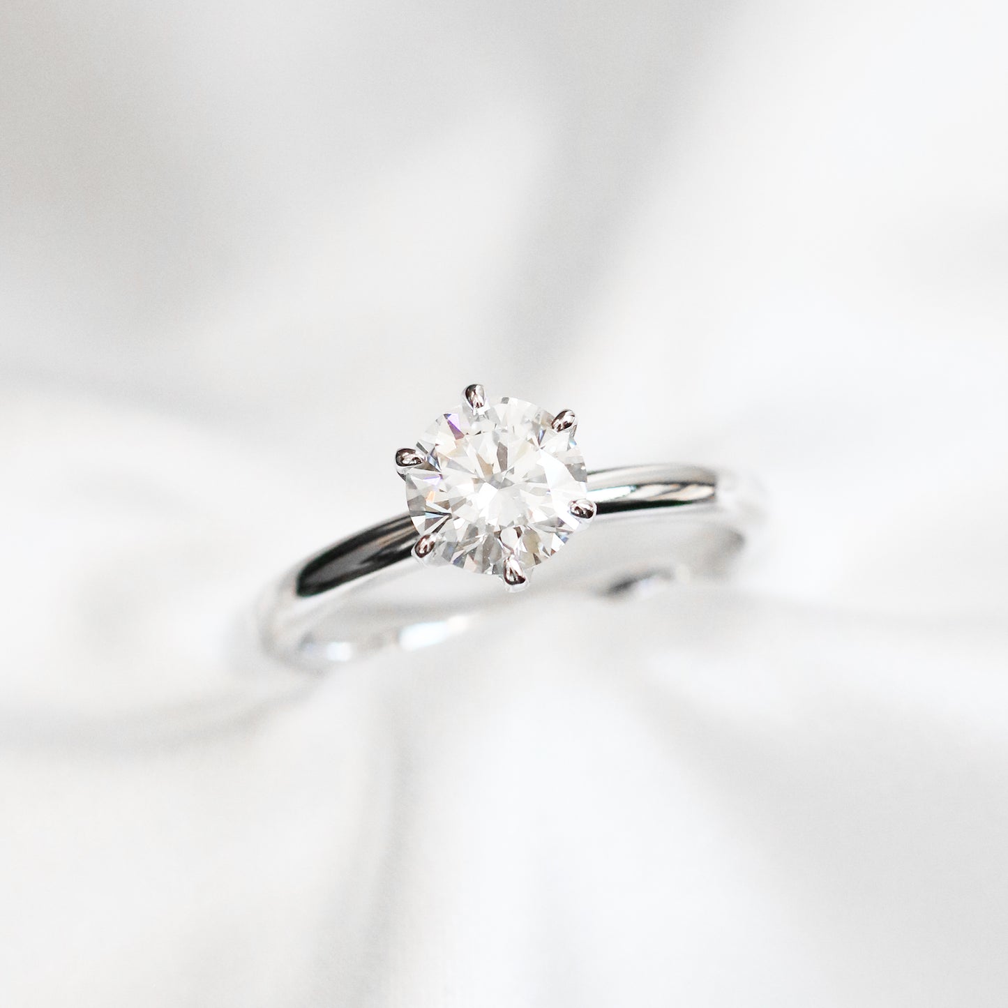 Amaryllis Solitaire 18k White Gold 6-Prong Round Brilliant Diamond Engagement Ring Setting 18k白金六爪經典清鑲求婚鑽石戒指款式