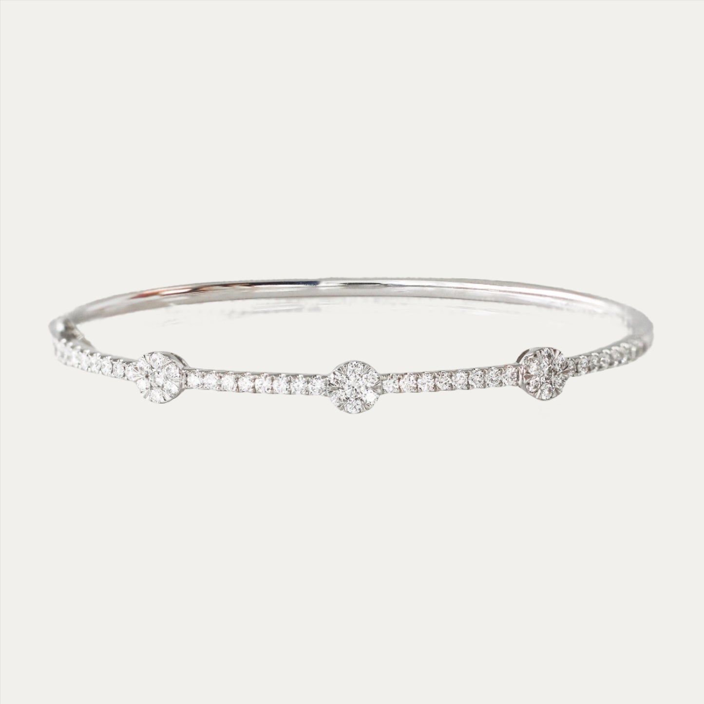 18k White Gold 0.96ct Round Diamond Bangle 18k白金三石款96份鑽石手鈪