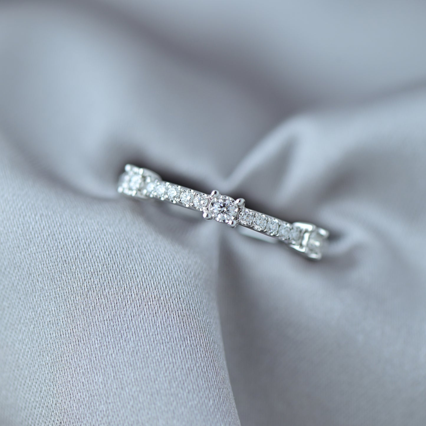 白金三石款鑽石排戒 White Gold Eternity Diamond Ring