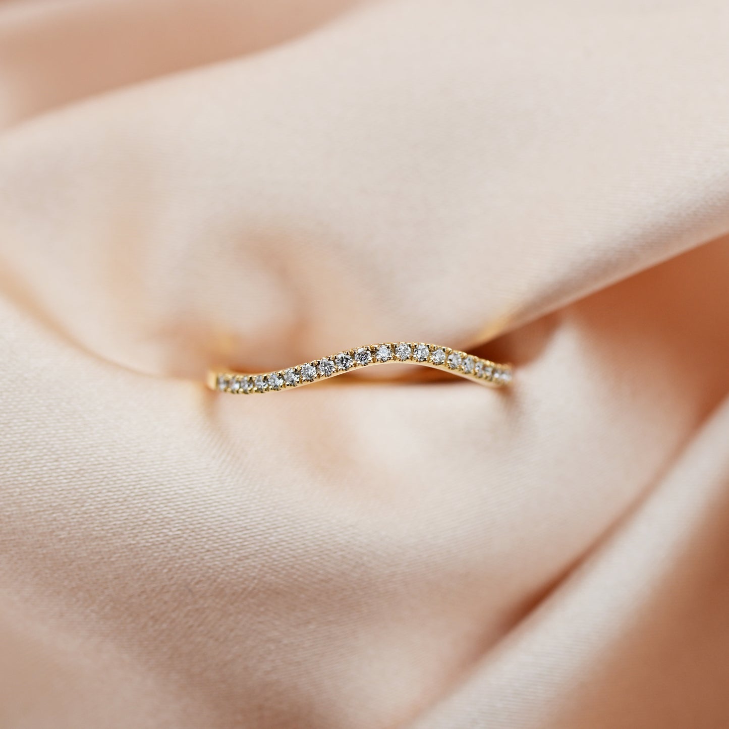 18k玫瑰金波浪造型鑽石戒指 18k Rose Gold Wavy Diamond Eternity Ring