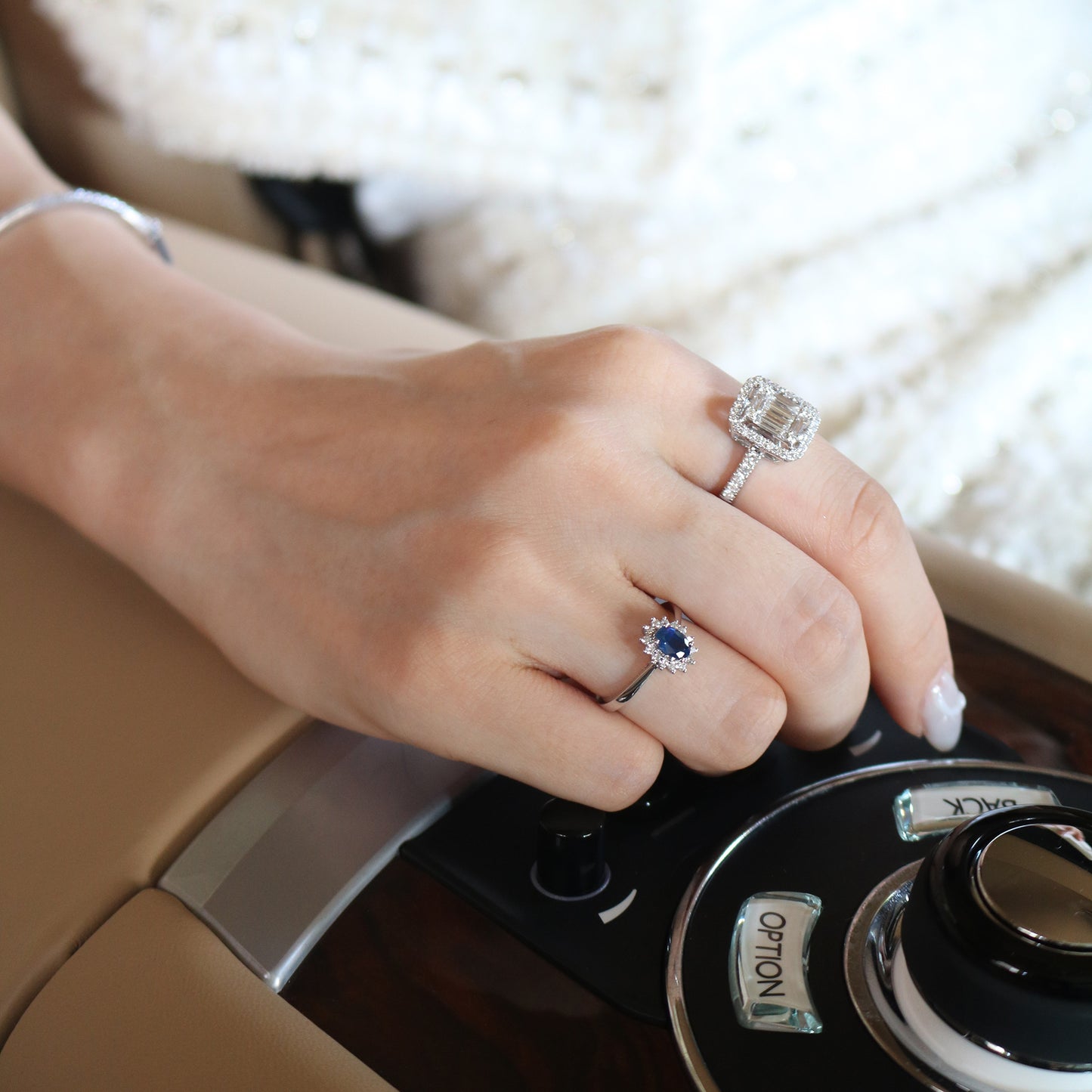 18K白金長方形切割鑽石介指和藍寶石鑽石戒指 18k White Gold Baguette Step-cut Diamond Eternity Band and Sapphire Diamond Ring