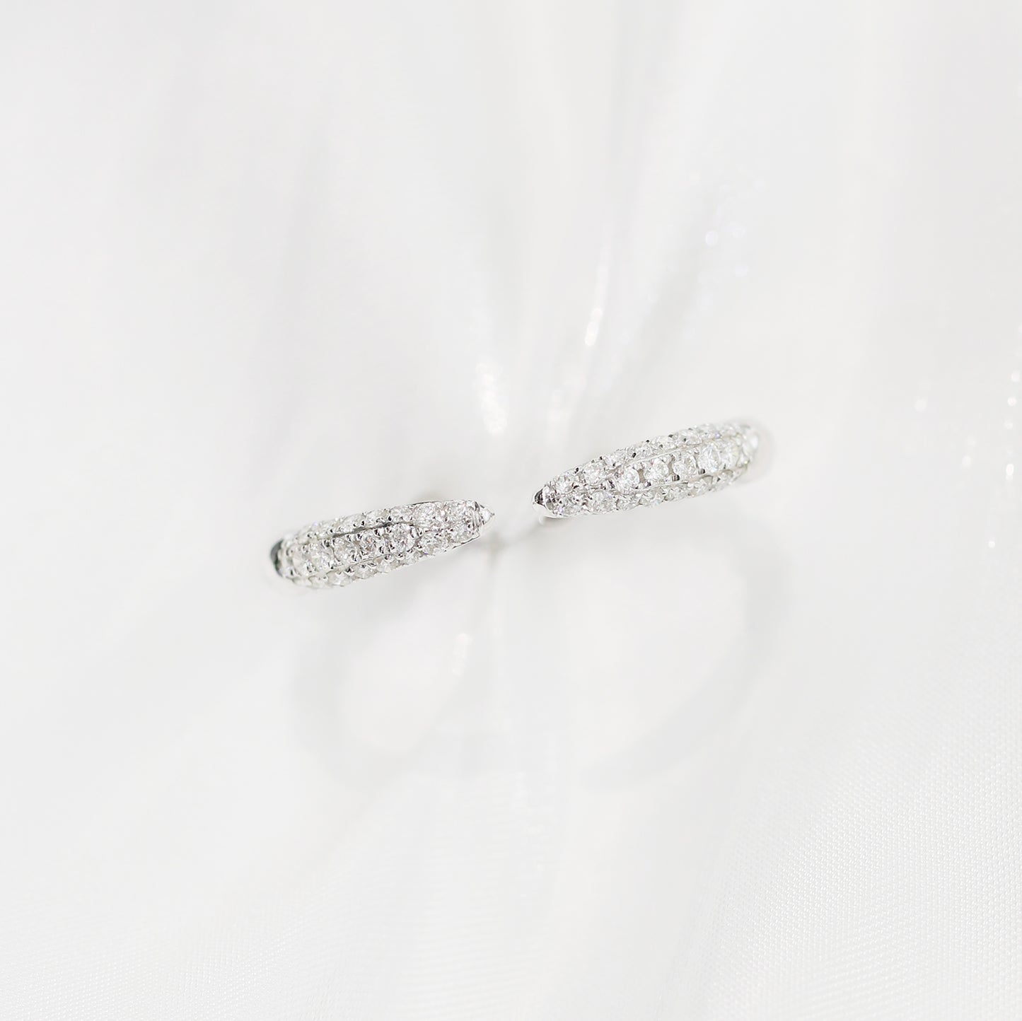 18k白金微鑲開口鑽石戒指 18k White Gold Micro Pavé Setting Open Ring
