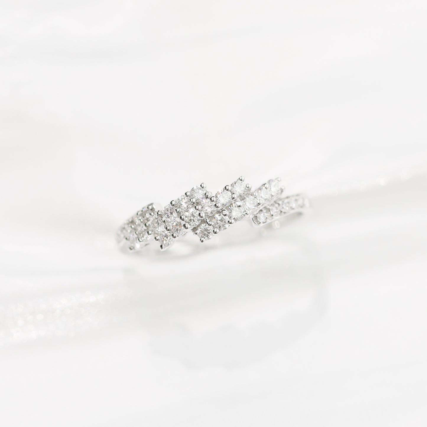 18k白金鑽石粗身戒指 18k White Gold Round Brilliant Diamond Ring