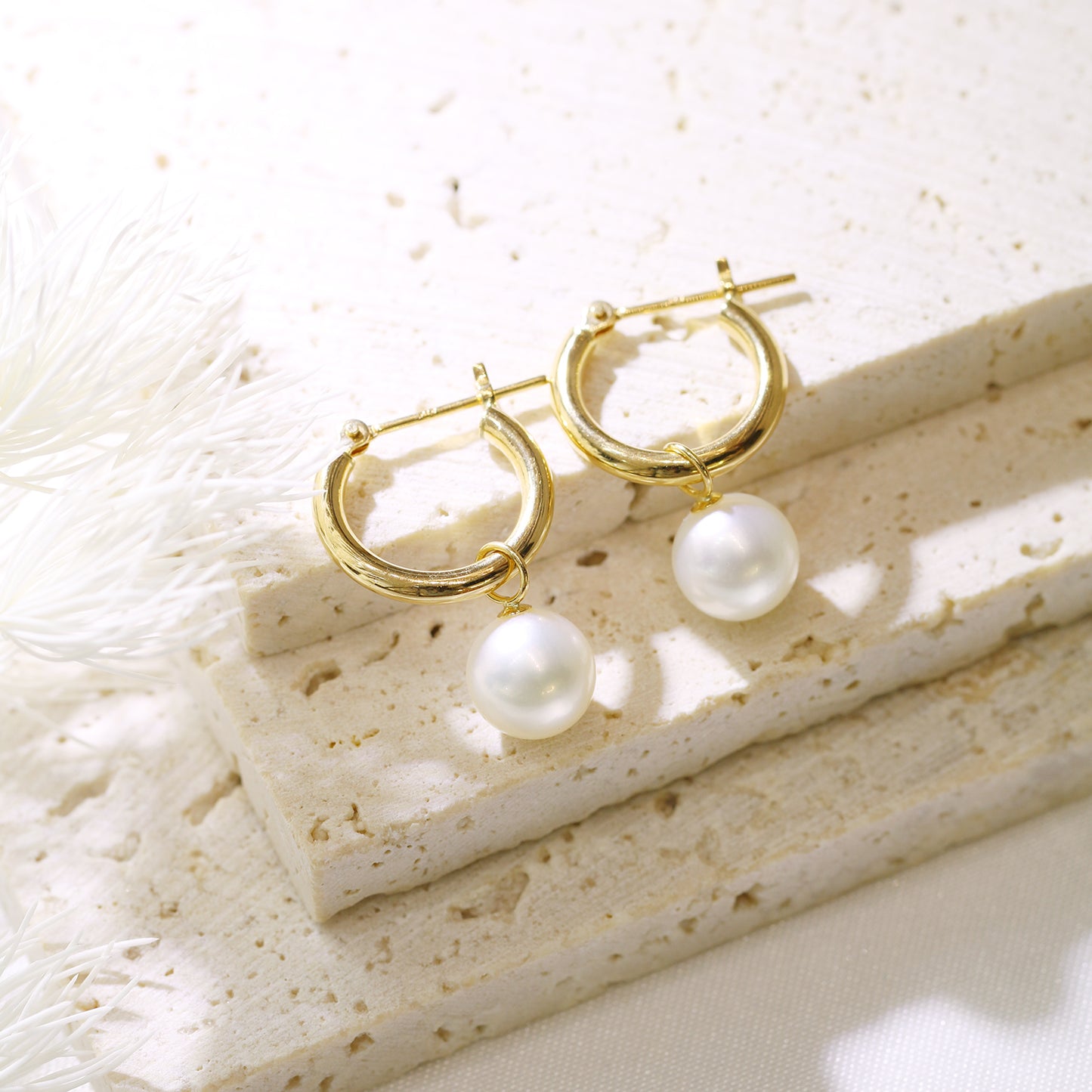 18k Yellow Gold 7-7.5mm Akoya Pearl 2-way Huggie/Hoop Earrings, Pair