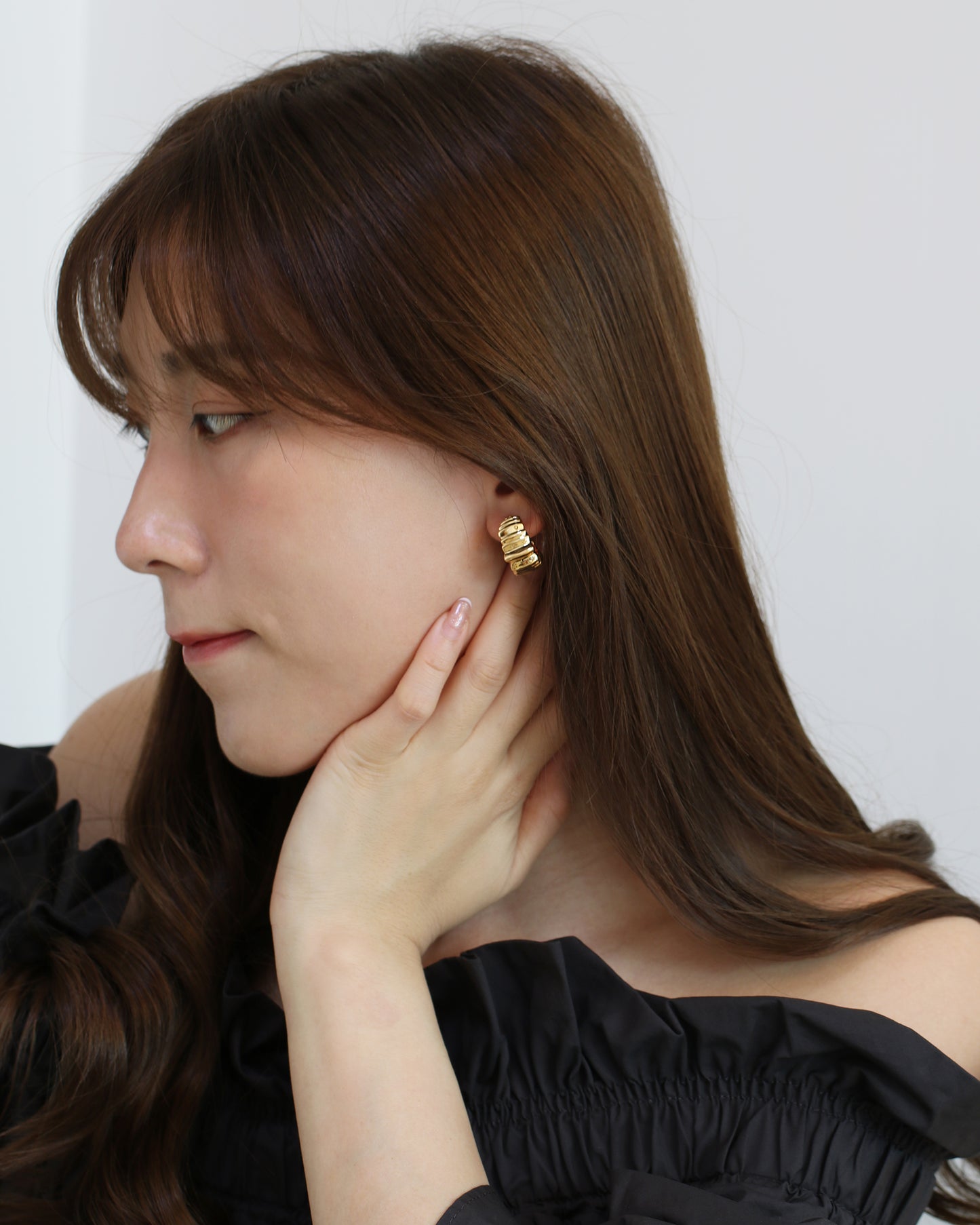 18k Yellow Gold Bold Huggie Earrings