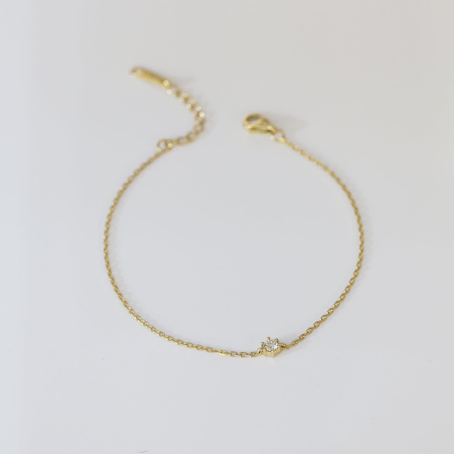 Solitaire 0.10ct/0.15ct Round Diamond Bracelet (White/Rose/Yellow Gold)