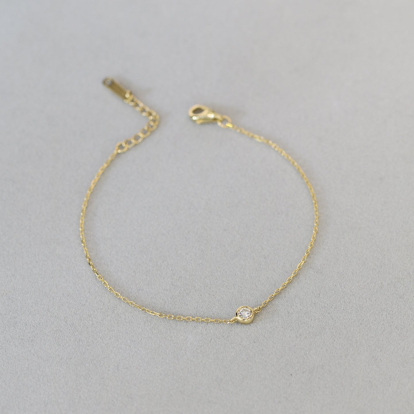 Donut 0.10ct Bezel Set Diamond Bracelet (White/Rose/Yellow Gold)