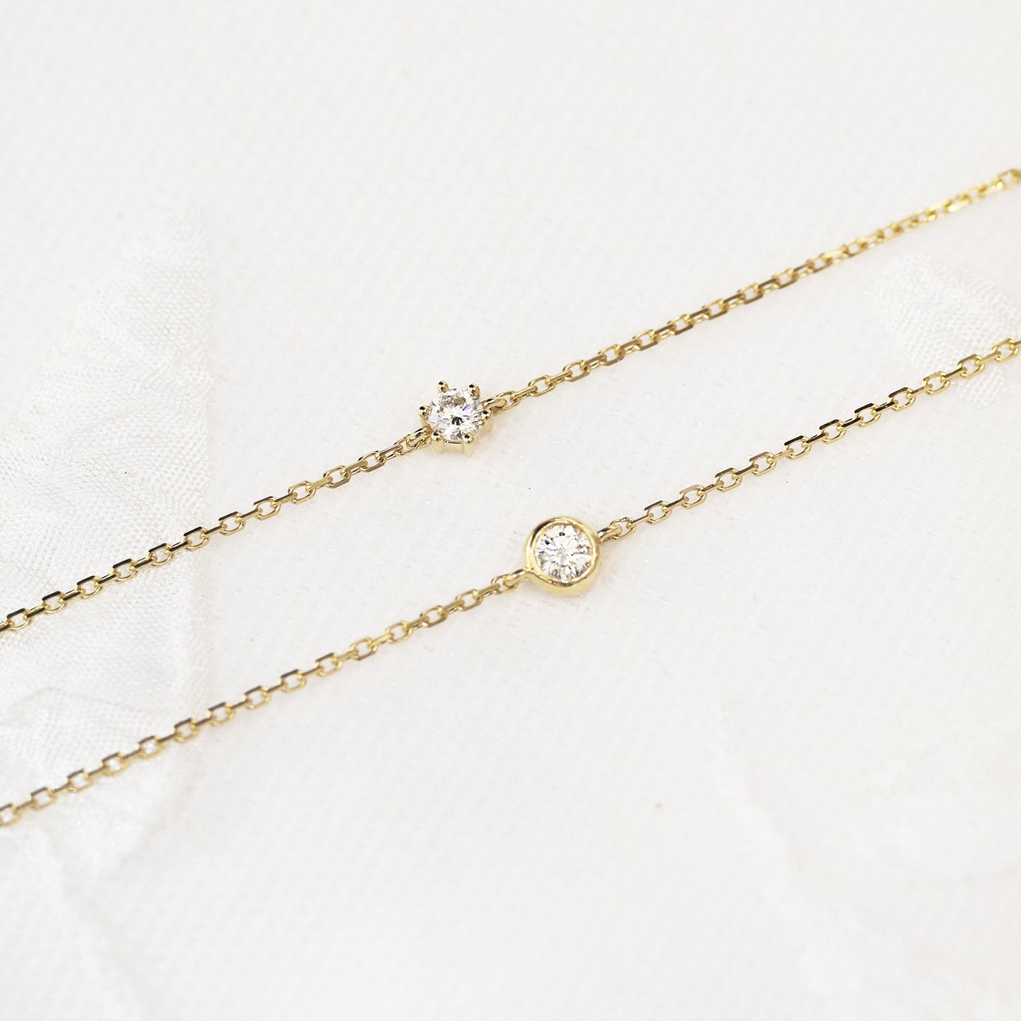 Donut 0.10ct Bezel Set Diamond Bracelet (White/Rose/Yellow Gold)