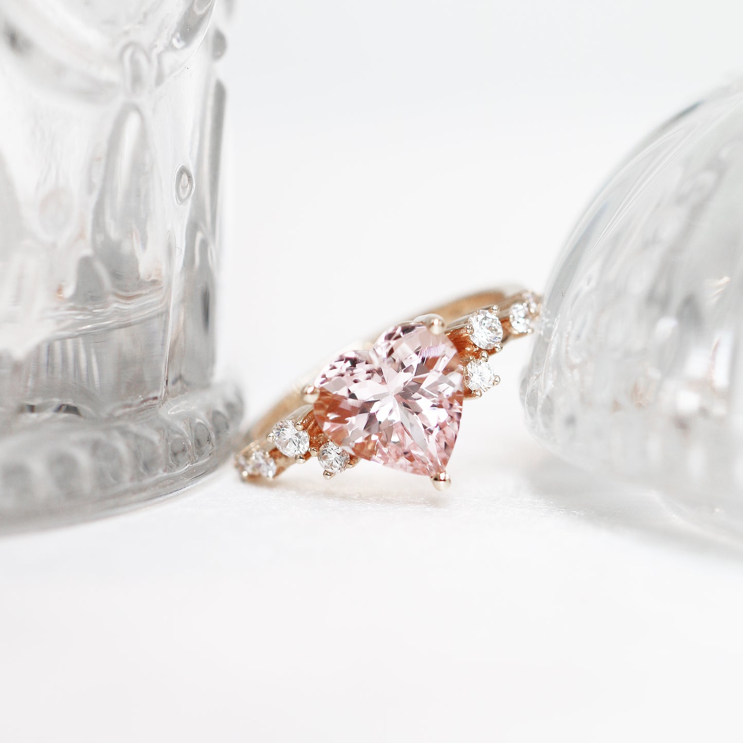 18k玫瑰金心形粉紅摩根石鑽石戒指 18k Rose Gold Scattered Diamond Heart-shaped Morganite Ring