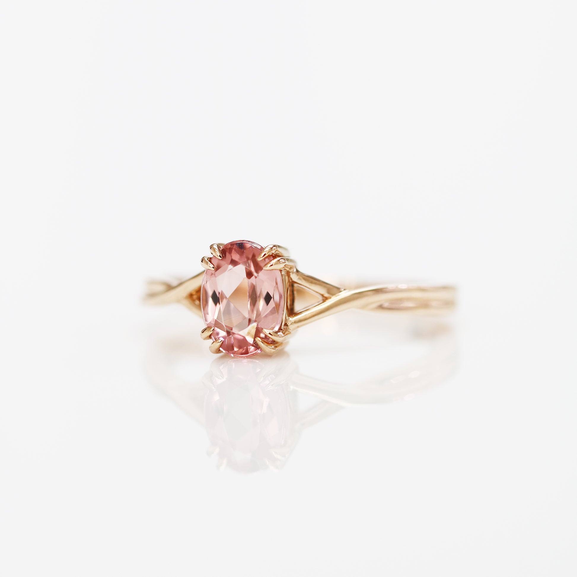 18k Rose Gold Oval Shape Pink Tourmaline Ring 18k玫瑰金蛋形粉紅碧璽復古感戒指