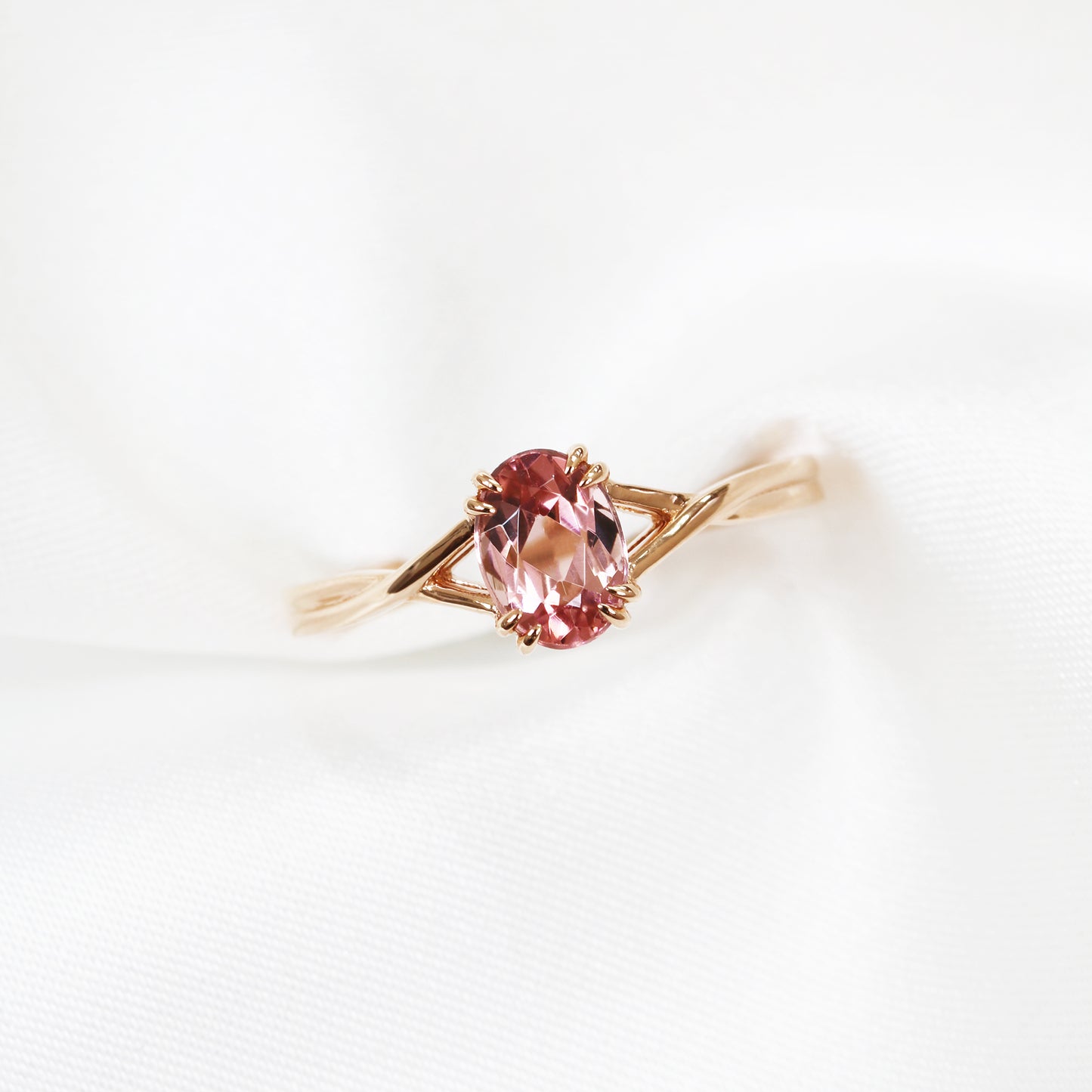 18k Rose Gold Oval Shape Pink Tourmaline Ring 18k玫瑰金蛋形粉紅碧璽復古感戒指