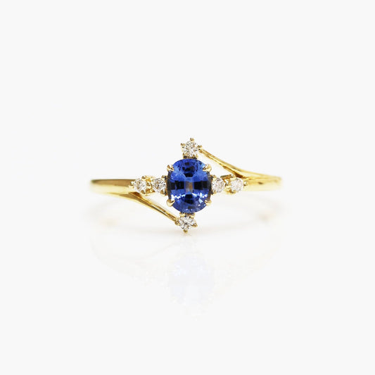 18k黃金蛋形橢圓形藍寶石鑽石戒指 18k Yellow Gold Oval Shape Sapphire Diamond Ring