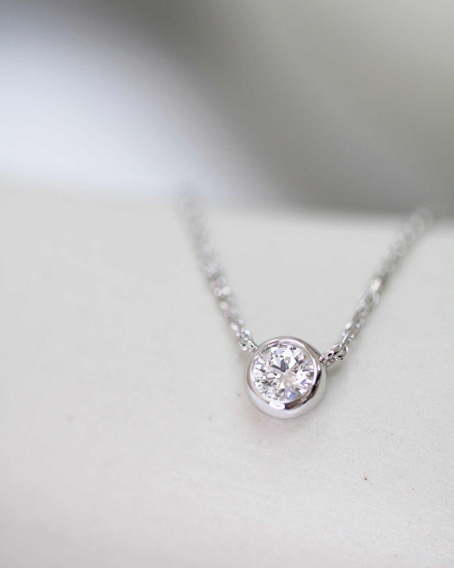 18k Gold Donut Diamond Necklace (White/Rose/Yellow Gold)