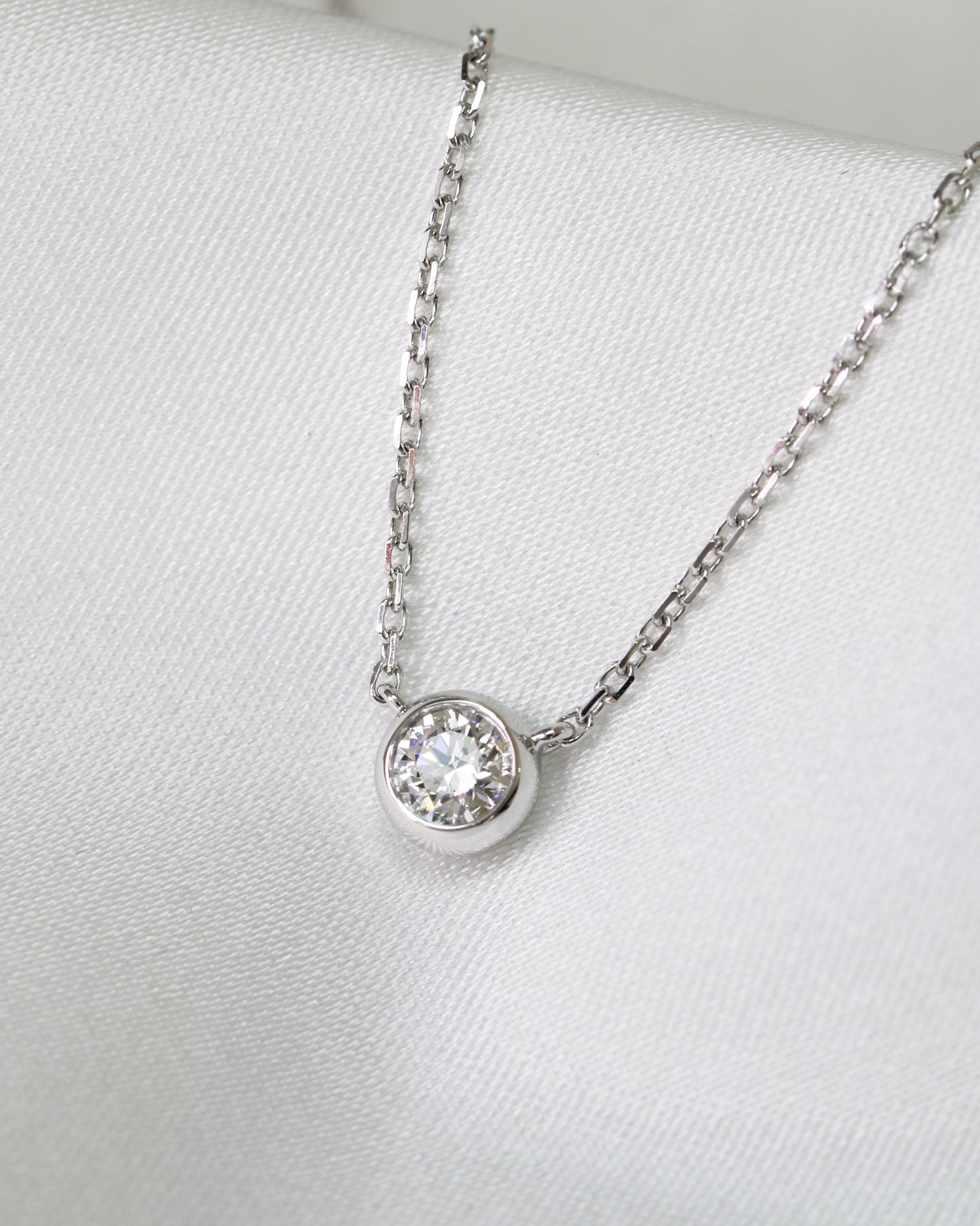 18k Gold Donut Diamond Necklace (White/Rose/Yellow Gold)