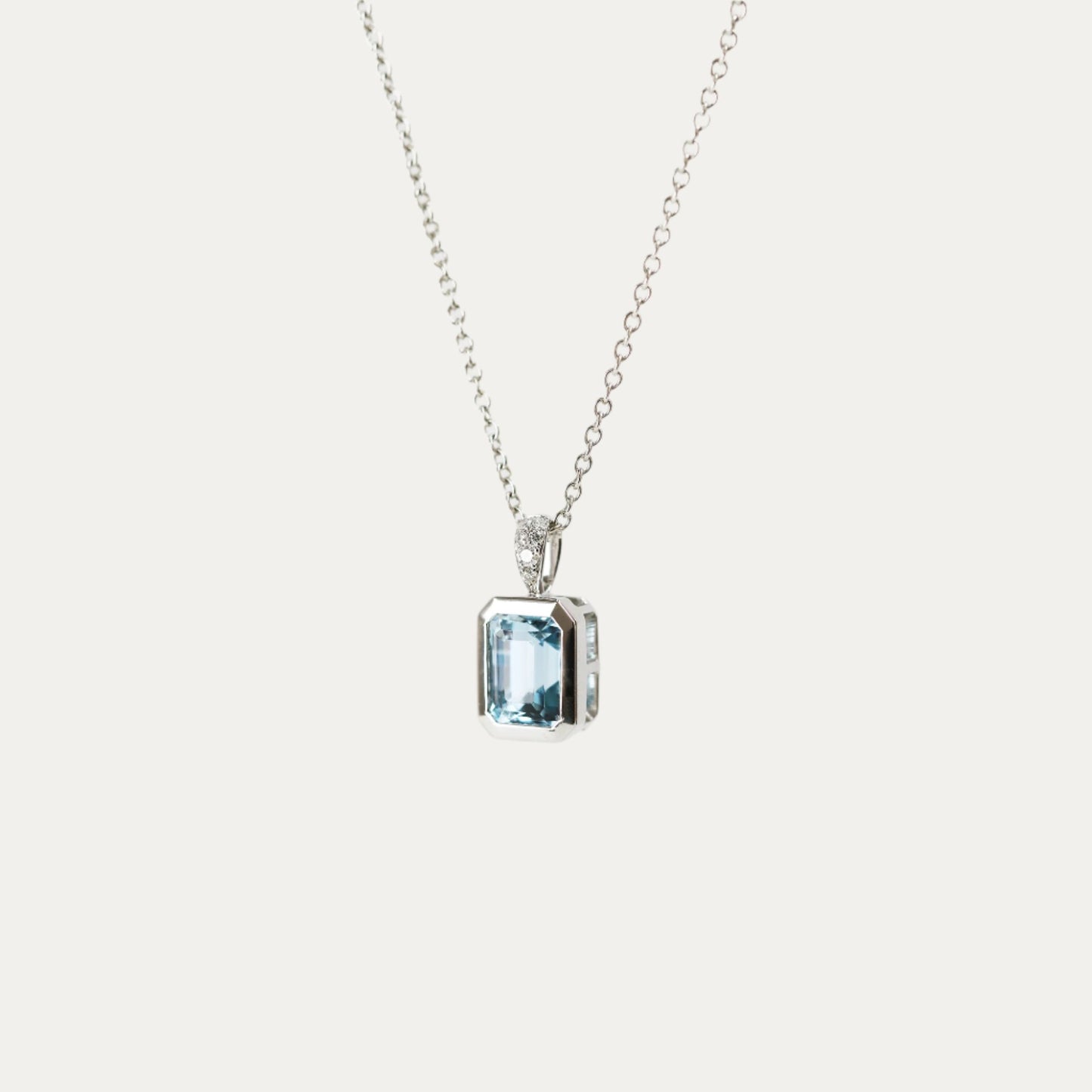 18k Gold Aquamarine Diamond Pendant Necklace