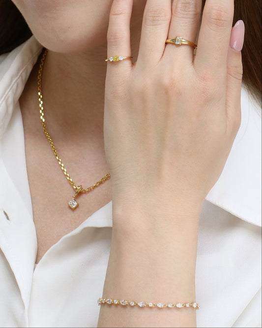 18k Yellow Gold Cushion-shaped Yellow Diamond Pinky Ring