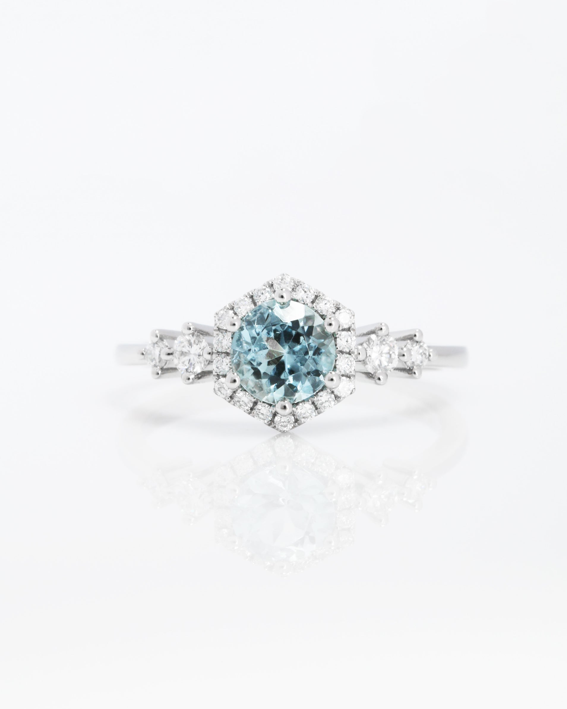 鉑金圓形海藍寶石鑽石戒指 Platinum Round Aquamarine Diamond Ring