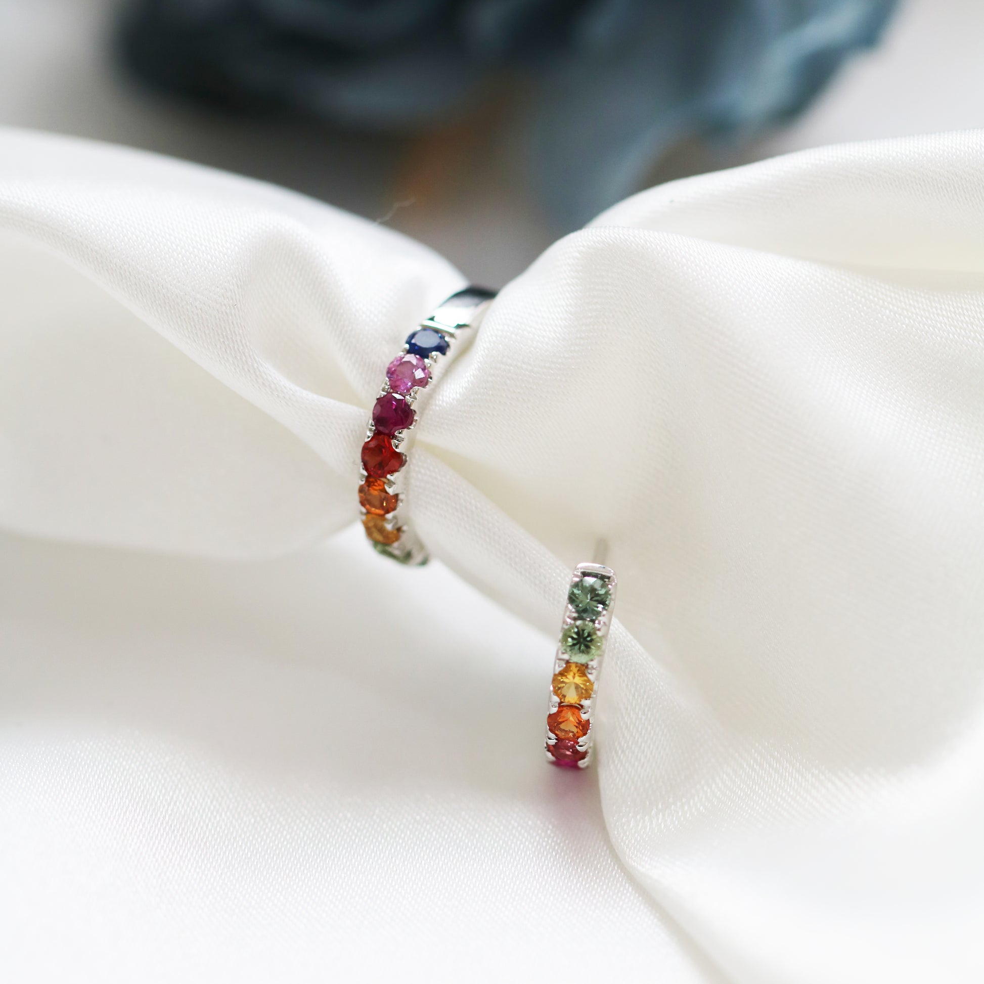 18k White Gold 0.99ct Multi-color Sapphire Earrings 18k白金彩色藍寶石耳環
