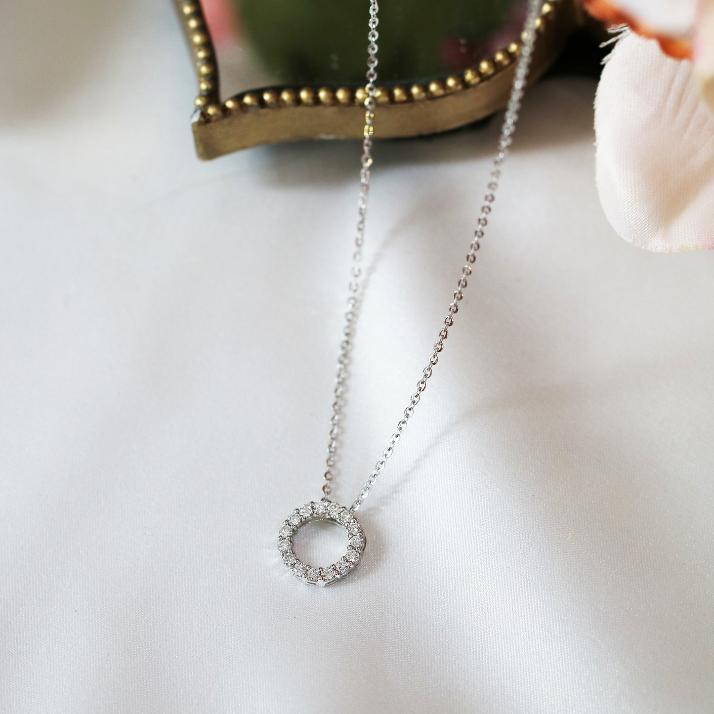 18k白金圓圈鑽石頸鍊 18k White Gold Circle Diamond Necklace