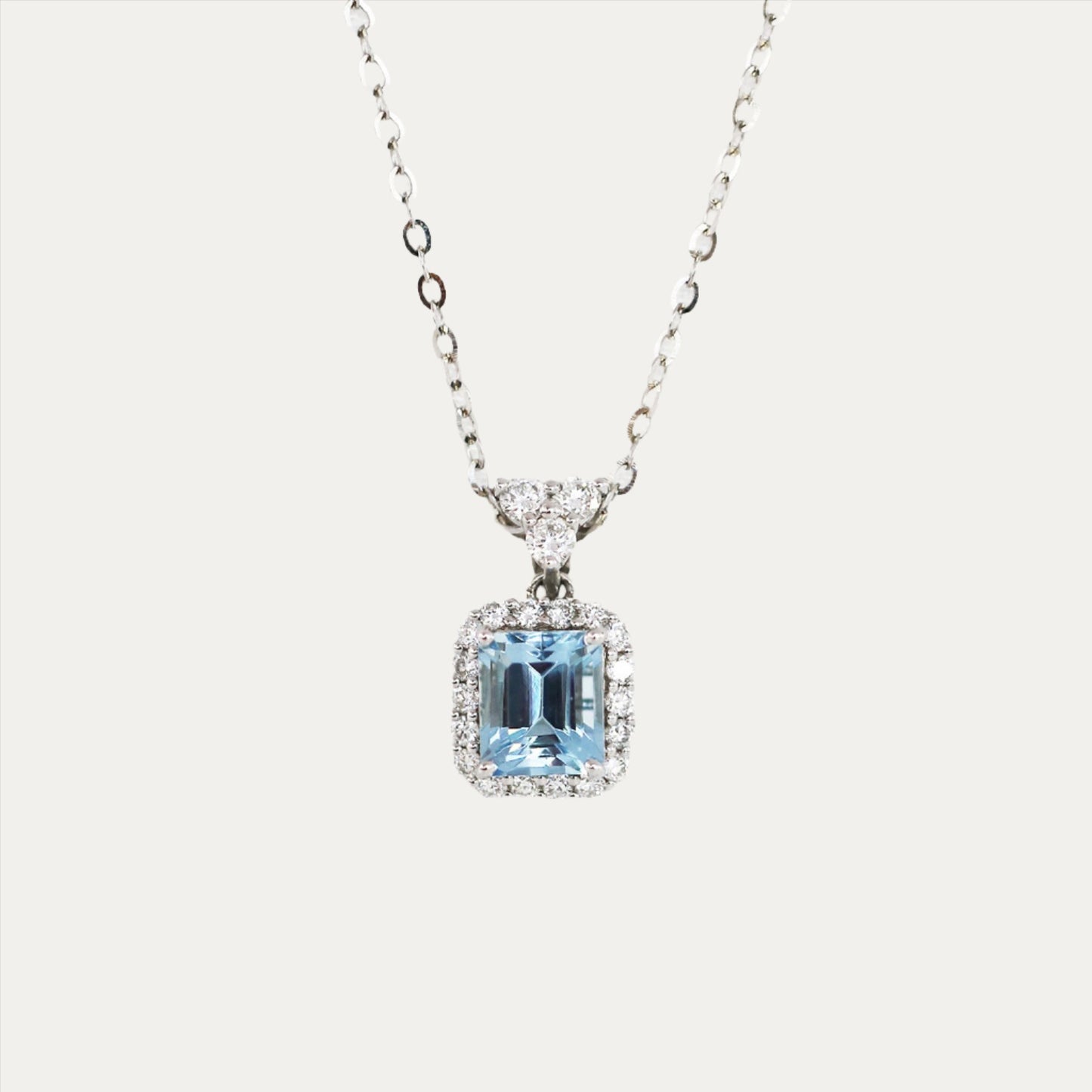 18k White Gold Aquamarine Diamond Necklace 18k白金鑽石海藍寶頸鍊