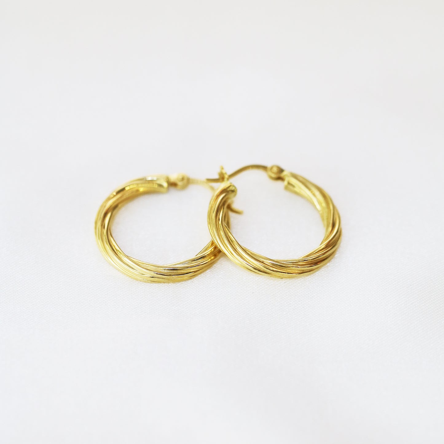 18k Yellow Gold Huggie Hoop Earrings 18K金圈形麻花扭紋耳環耳環