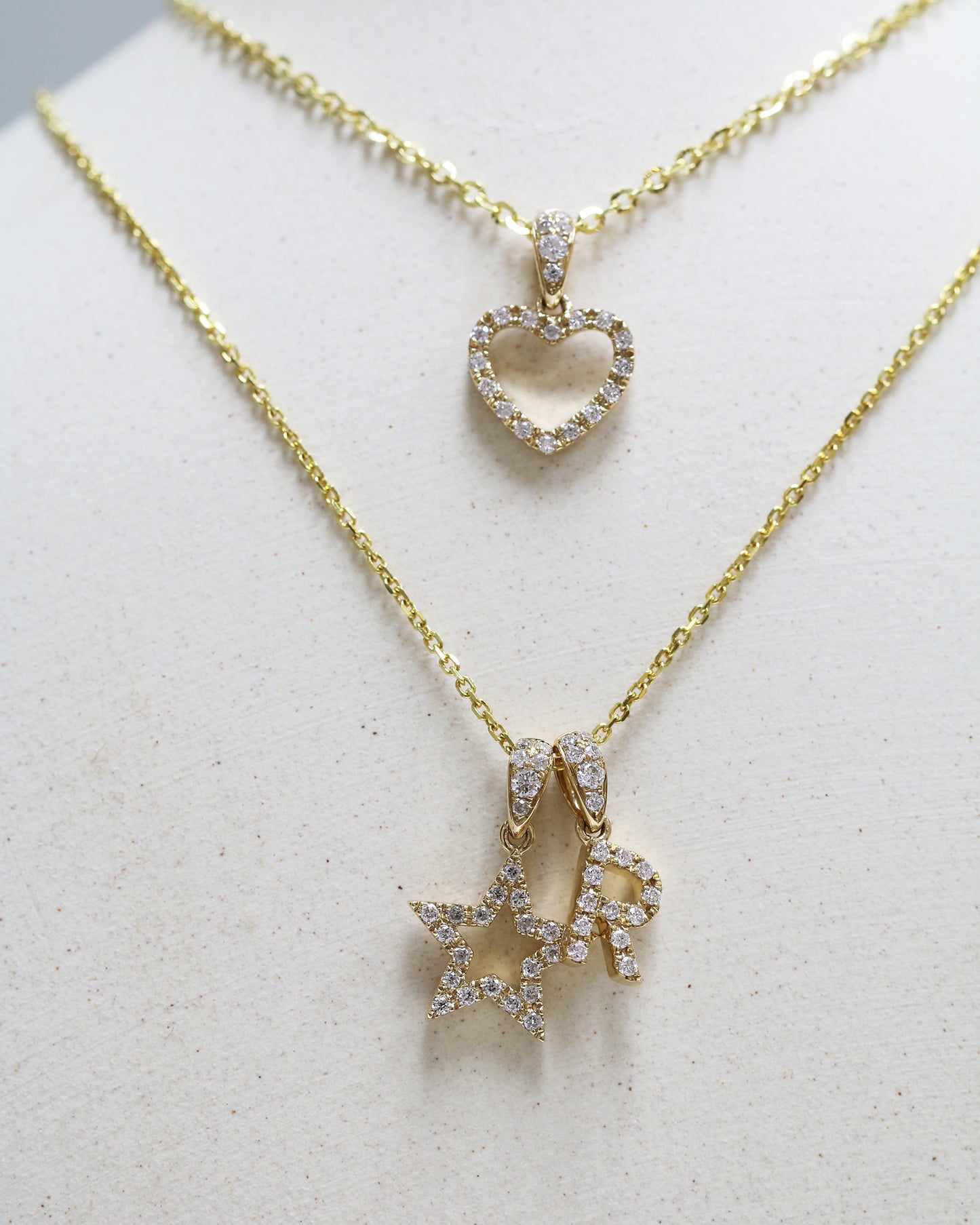 18k Gold Star Diamond Pendant (White/Rose/Yellow Gold)