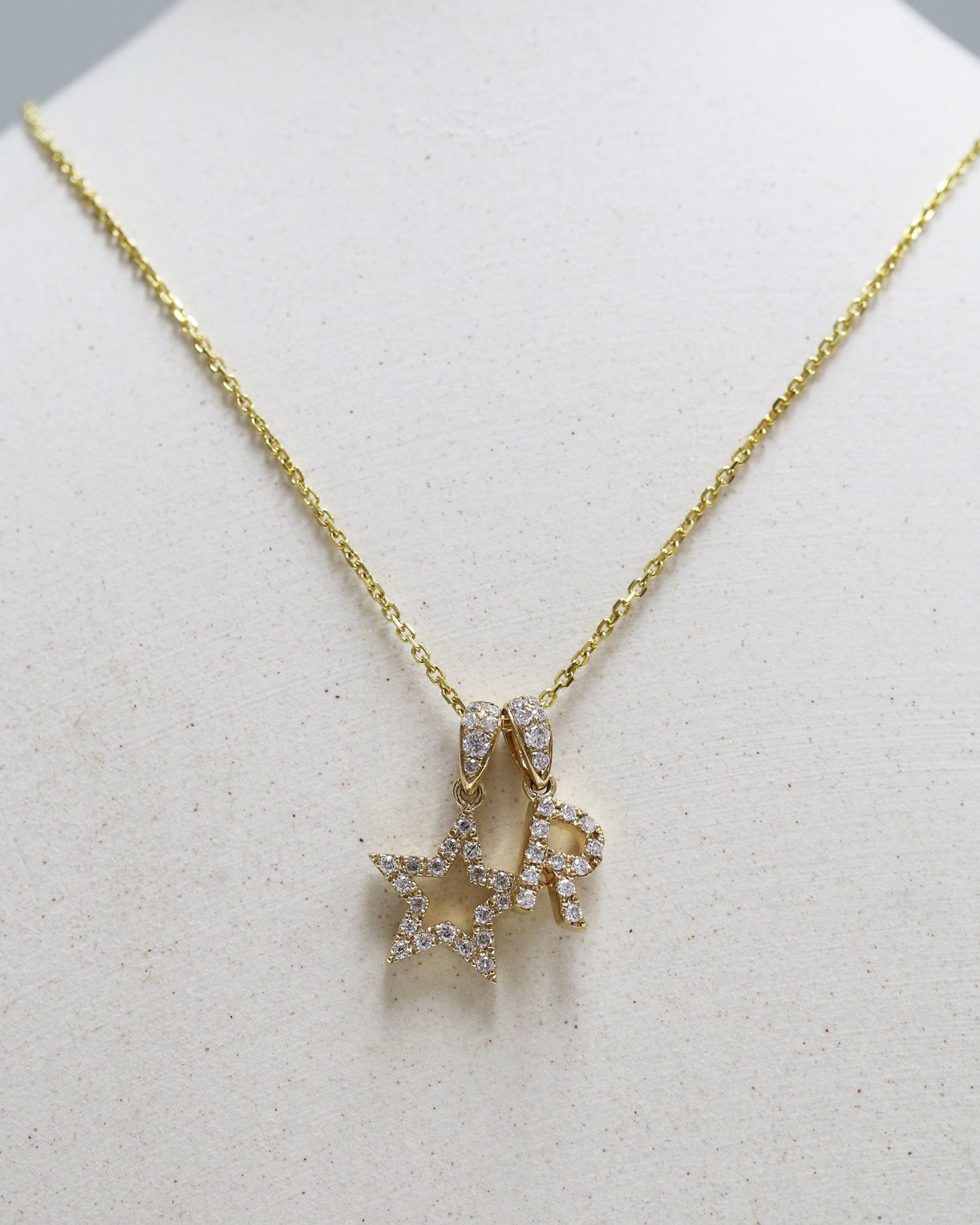 18k Gold Star Diamond Pendant (White/Rose/Yellow Gold)