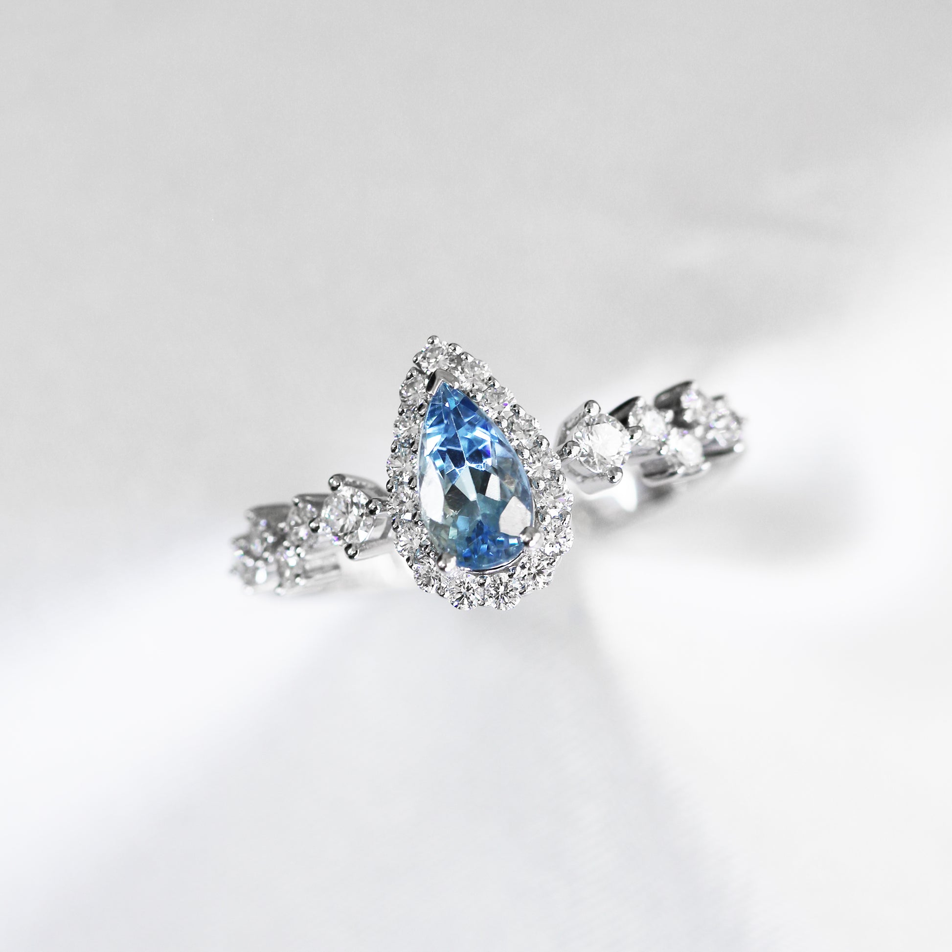 18k白金聖瑪利亞海藍寶鑽石戒指 18k White Gold Santa Maria Aquamarine Diamond Ring