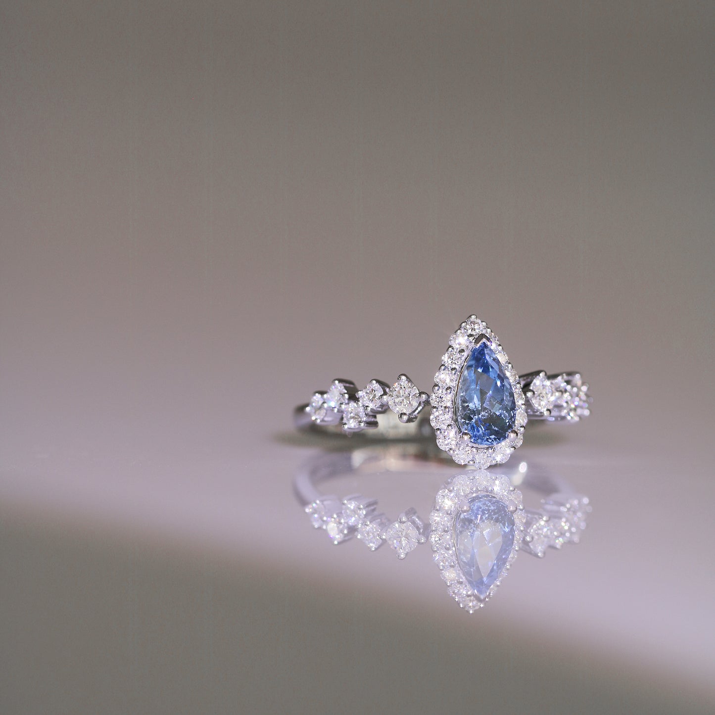 18k白金聖瑪利亞海藍寶鑽石戒指 18k White Gold Santa Maria Aquamarine Diamond Ring