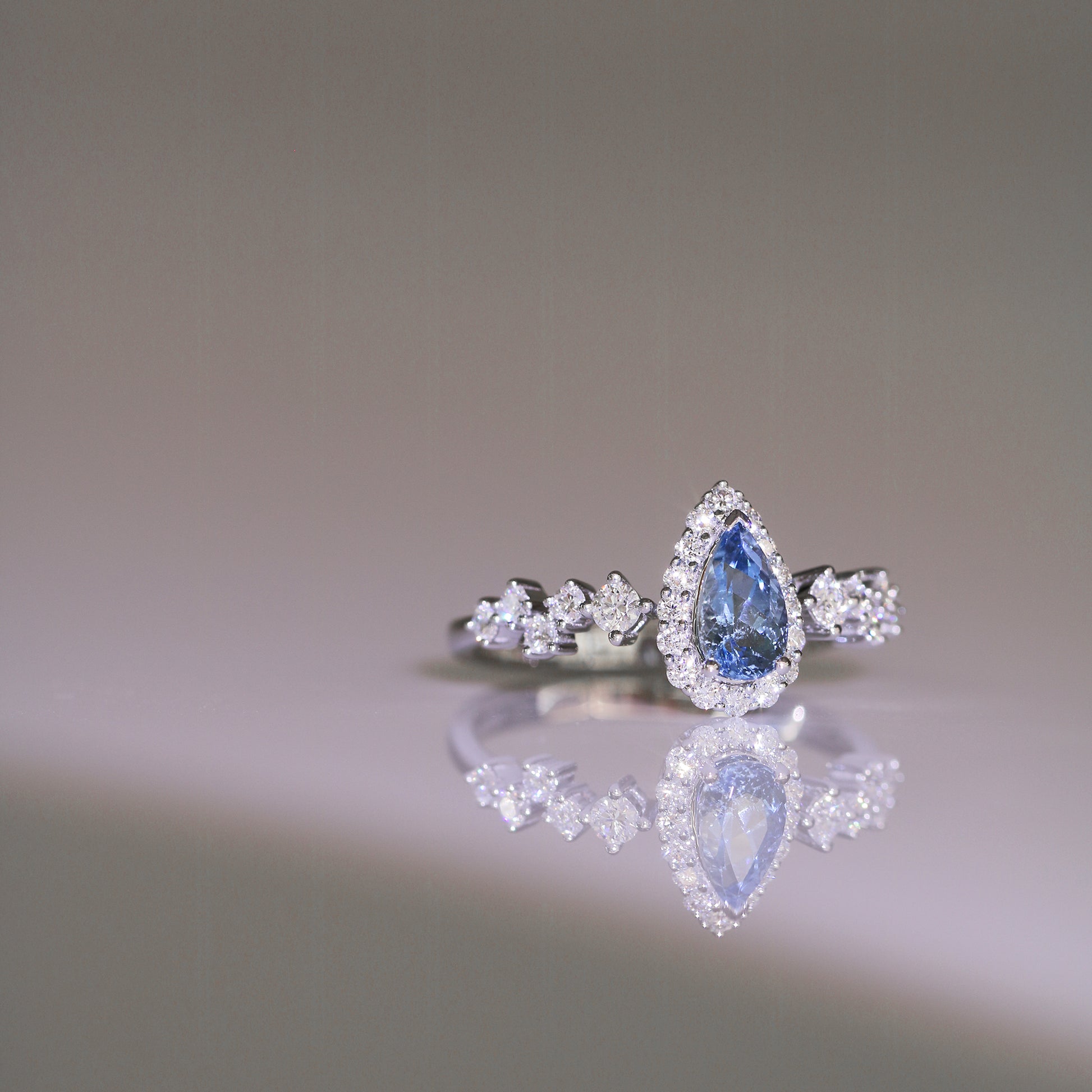 18k白金聖瑪利亞海藍寶鑽石戒指 18k White Gold Santa Maria Aquamarine Diamond Ring