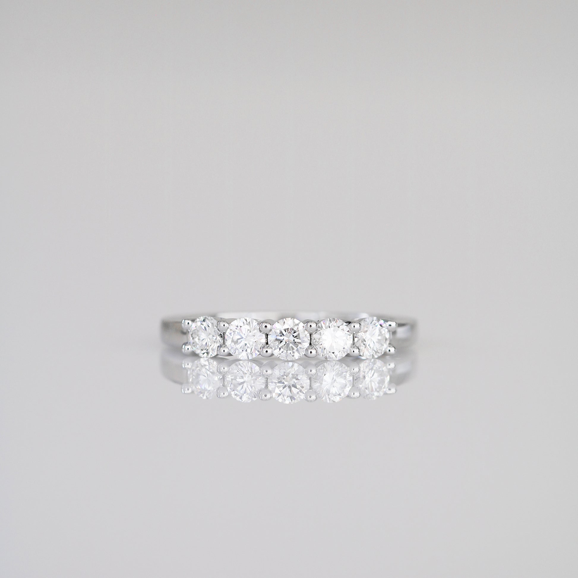 18k白金輕奢鑽石排戒 18k White Gold 0.60ct Round Diamond Eternity Ring