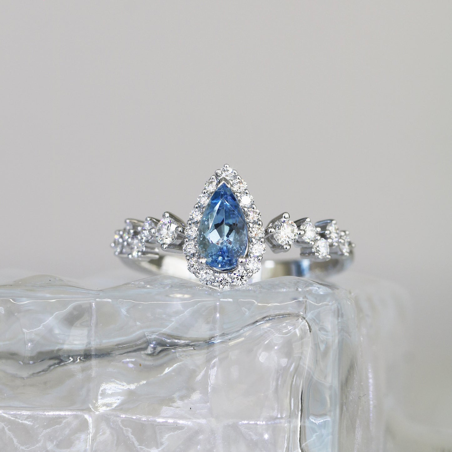 18k白金聖瑪利亞海藍寶鑽石戒指 18k White Gold Santa Maria Aquamarine Diamond Ring
