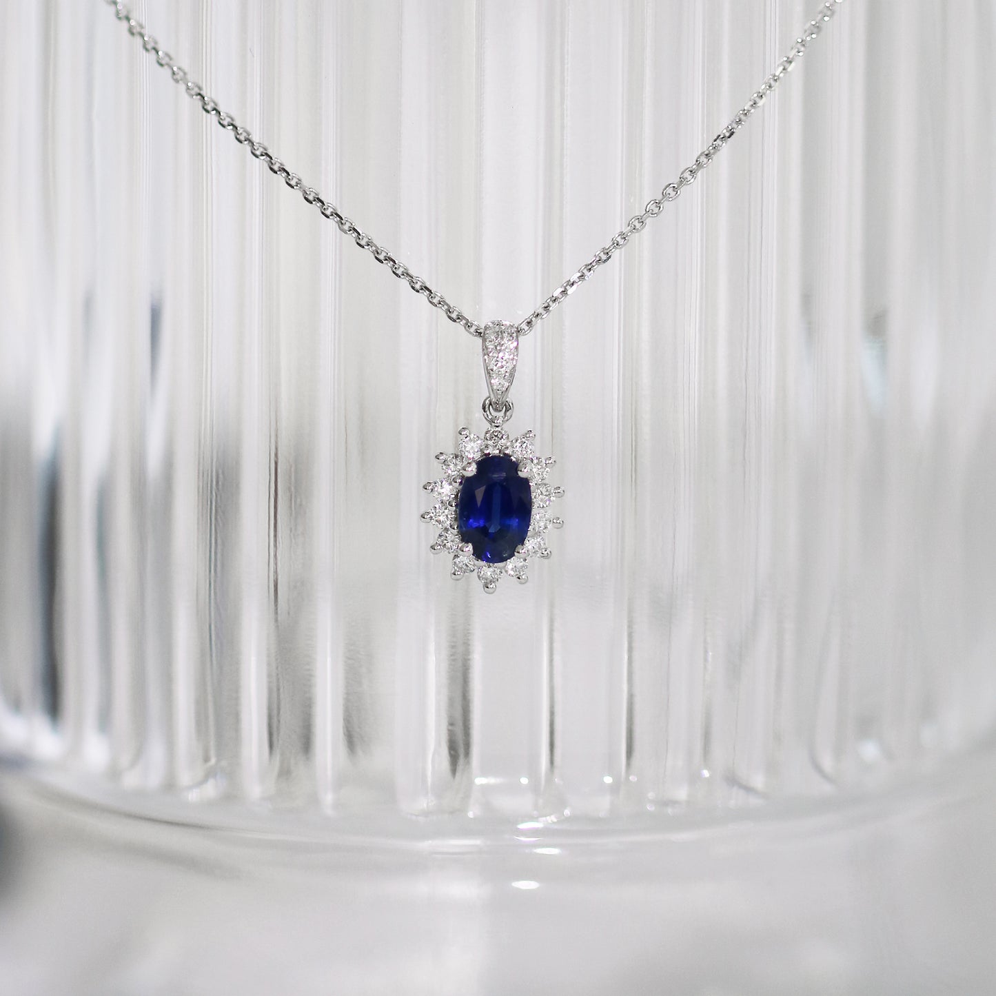 18k White Gold Classic Diana Sapphire Diamond Necklace 18k白金鑽石藍寶石頸鍊