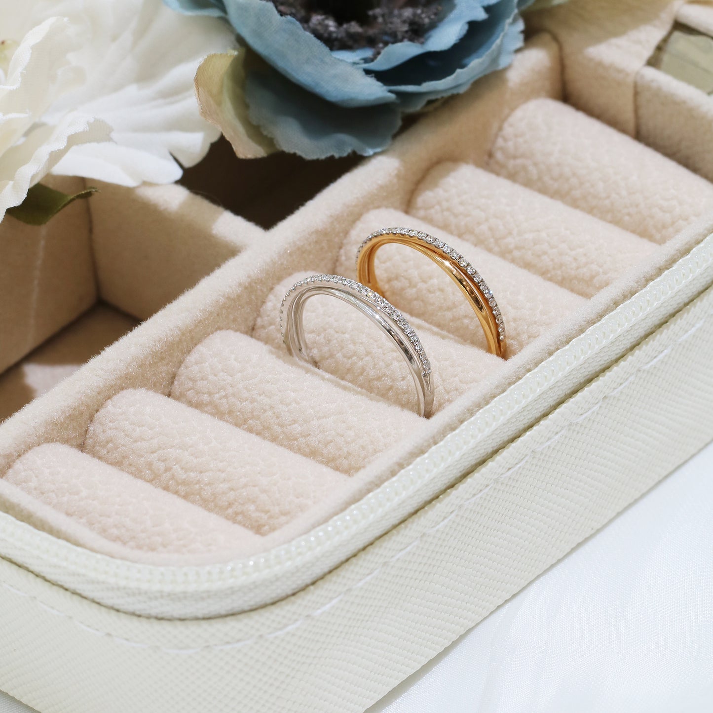 18k交錯鑽石戒指在包裝盒內 18k Rose Gold 2-Row Diamond Ring