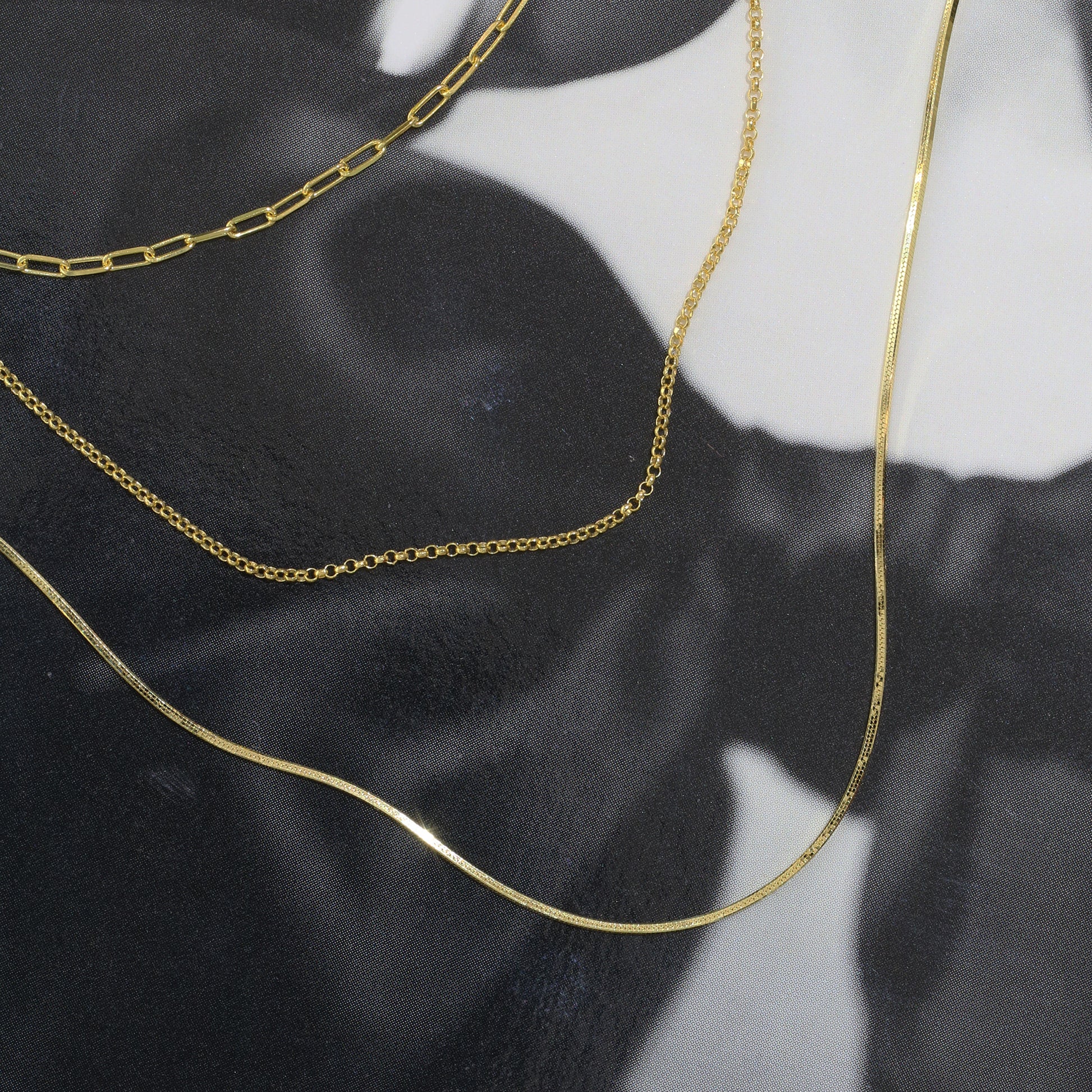 18k Yellow Gold Round Chain Necklace 18k黃金迷你圓圈頸鏈