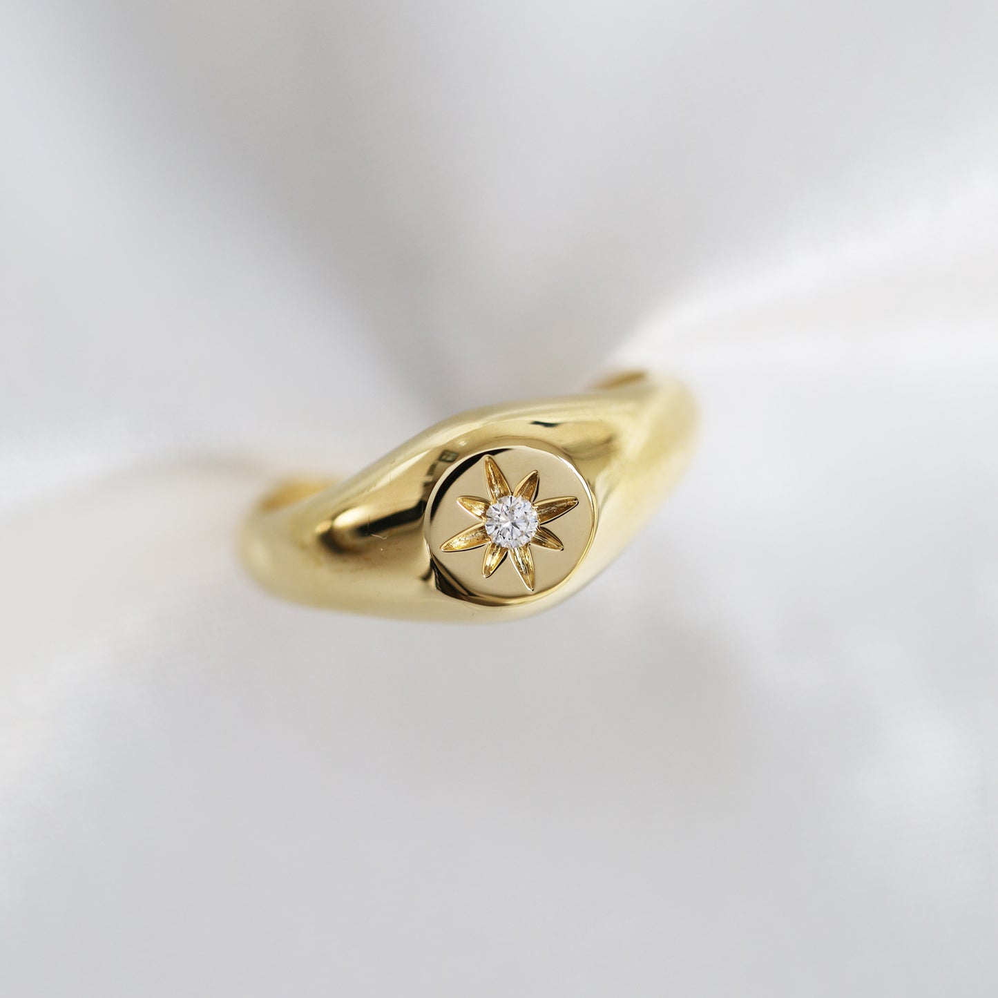 18K黃金星芒印戒 18k Yellow Gold Lumiere Signet Ring