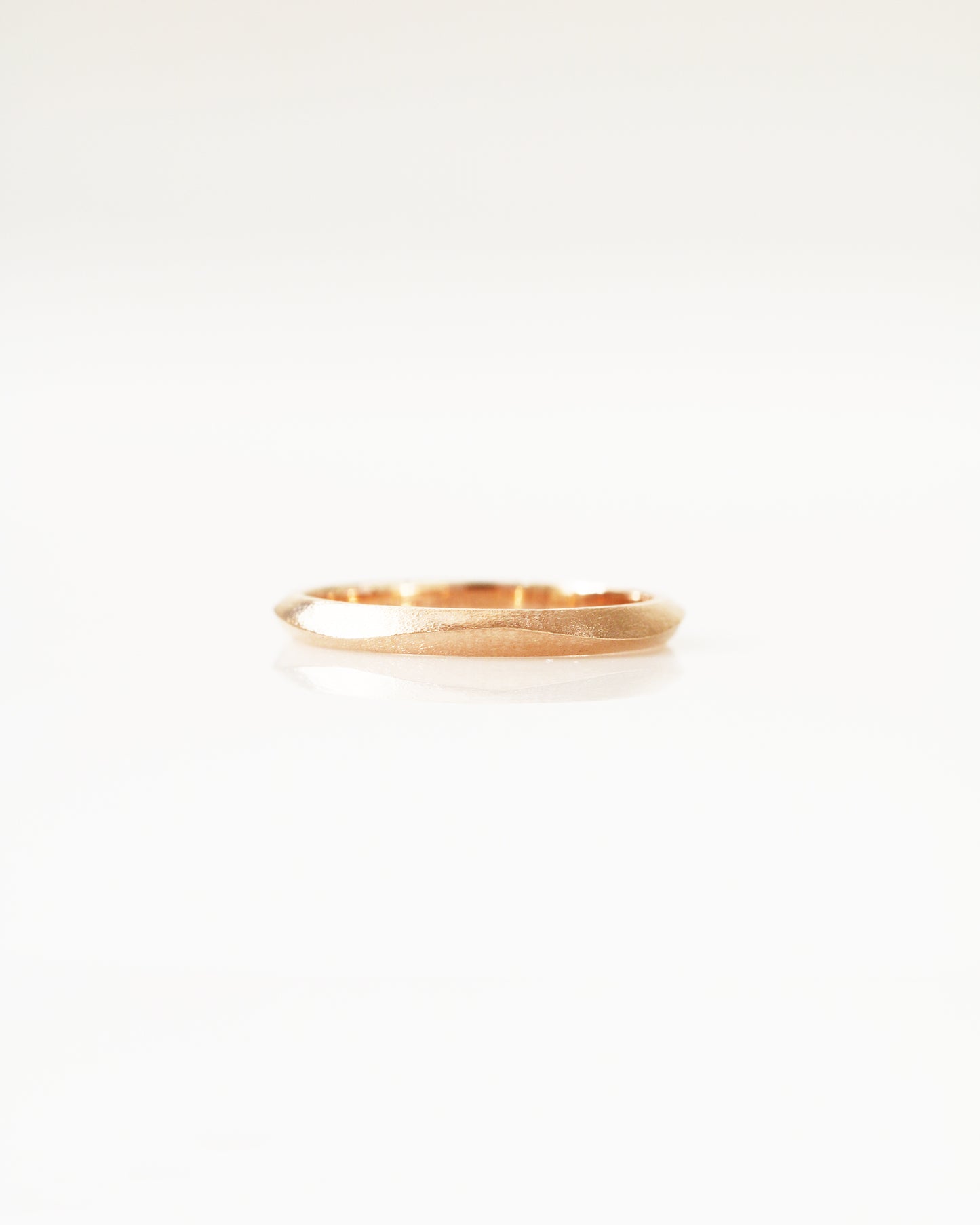 18k Rose Gold Brushed Finish Wedding Bands
結婚對戒/情侶對戒
18K玫瑰金復古手工拉絲工藝系列