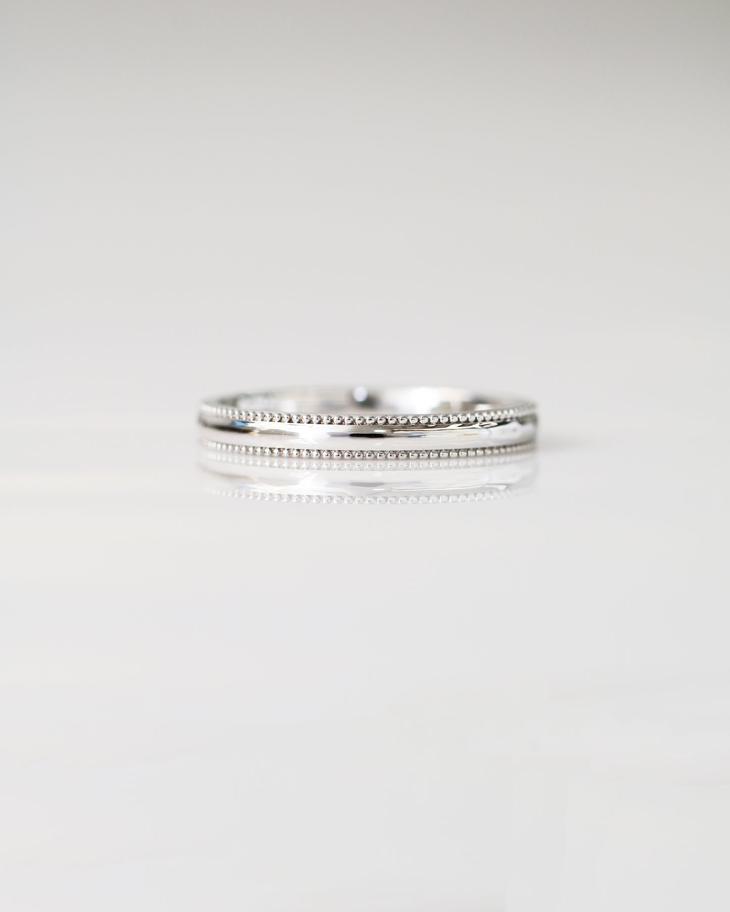 My One and Only 18k Yellow / White Gold Beaded Wedding Rings
結婚對戒/情侶對戒
18k白金/黃金轆珠邊工藝手工戒指