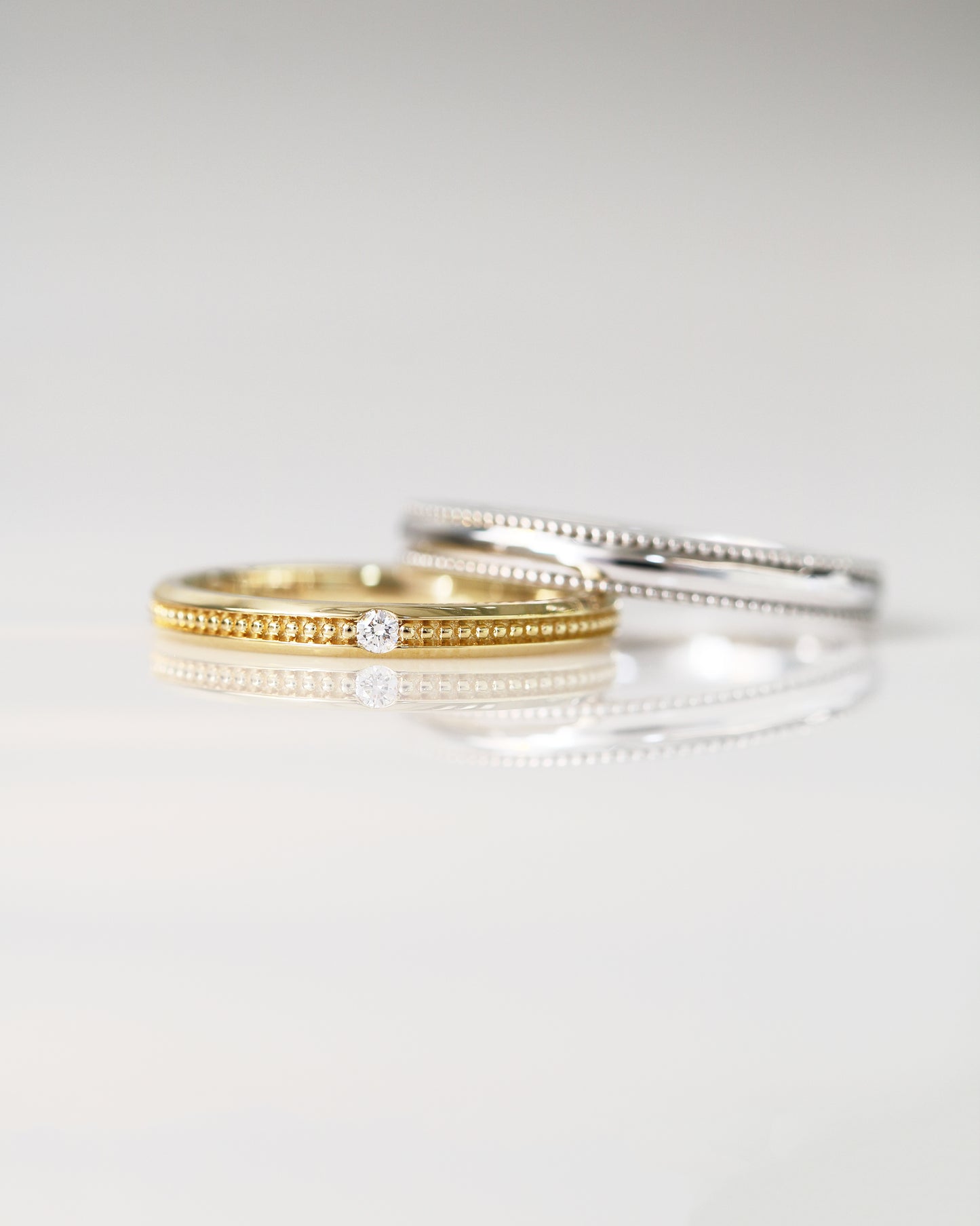 My One and Only 18k Yellow / White Gold Beaded Wedding Rings
結婚對戒/情侶對戒
18k白金/黃金轆珠邊工藝手工戒指