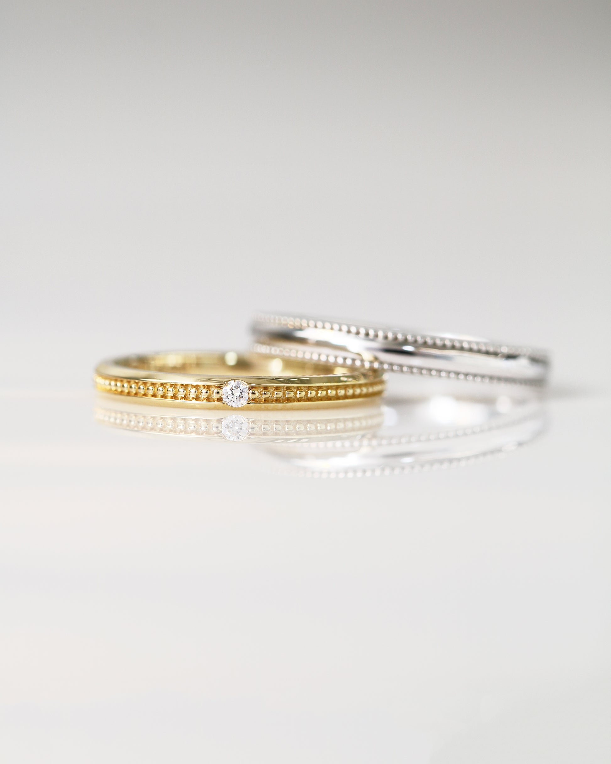 My One and Only 18k Yellow / White Gold Beaded Wedding Rings
結婚對戒/情侶對戒
18k白金/黃金轆珠邊工藝手工戒指