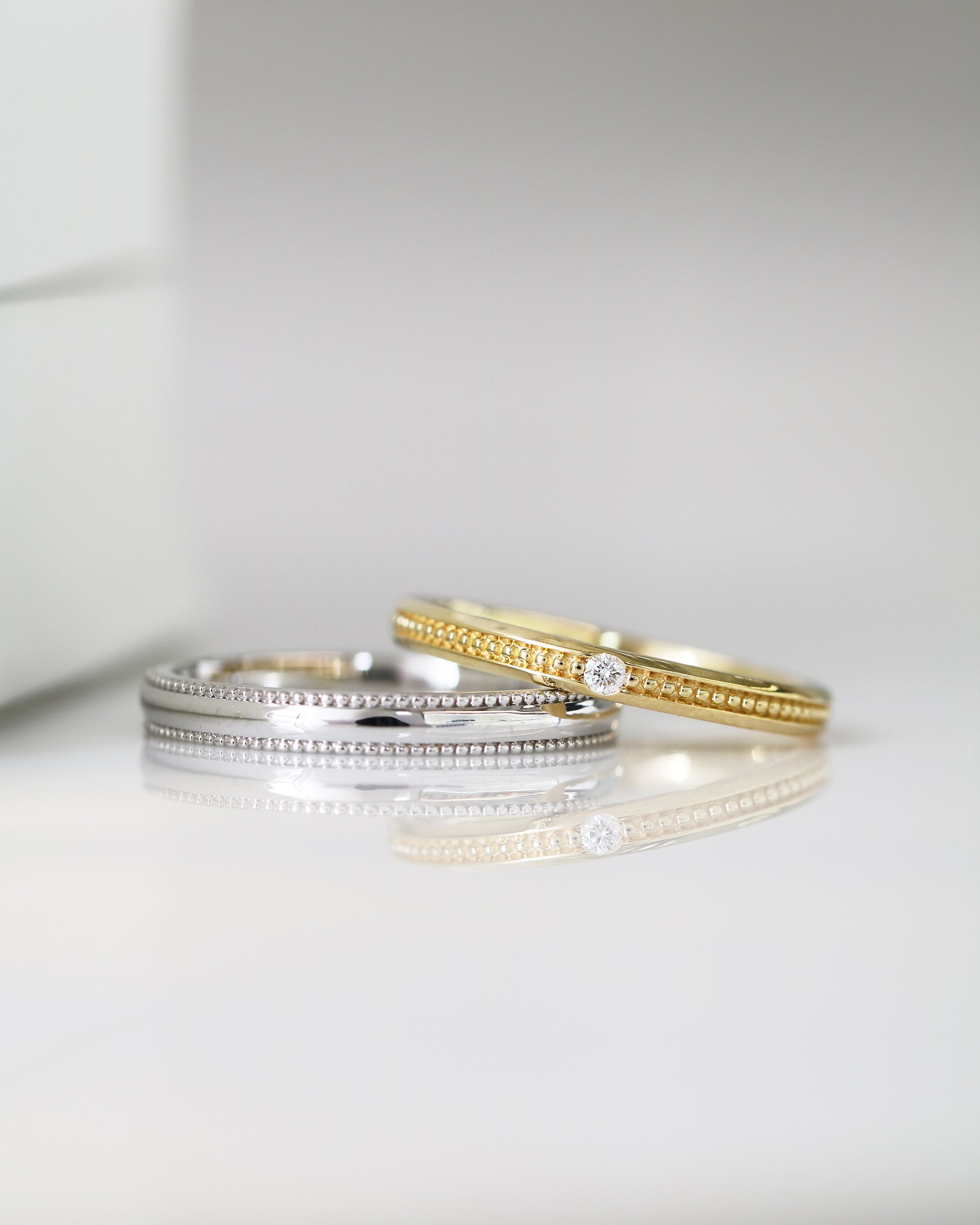 My One and Only 18k Yellow / White Gold Beaded Wedding Rings
結婚對戒/情侶對戒
18k白金/黃金轆珠邊工藝手工戒指