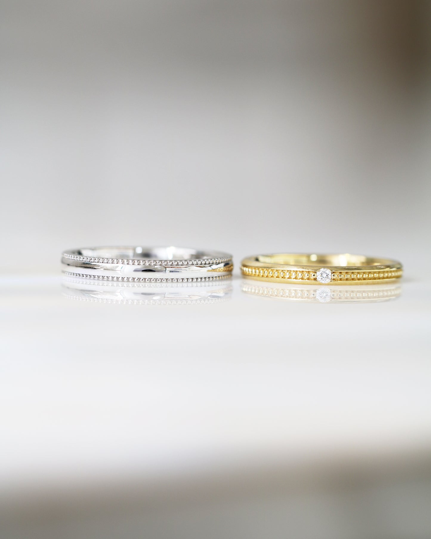 My One and Only 18k Yellow / White Gold Beaded Wedding Rings
結婚對戒/情侶對戒
18k白金/黃金轆珠邊工藝手工戒指