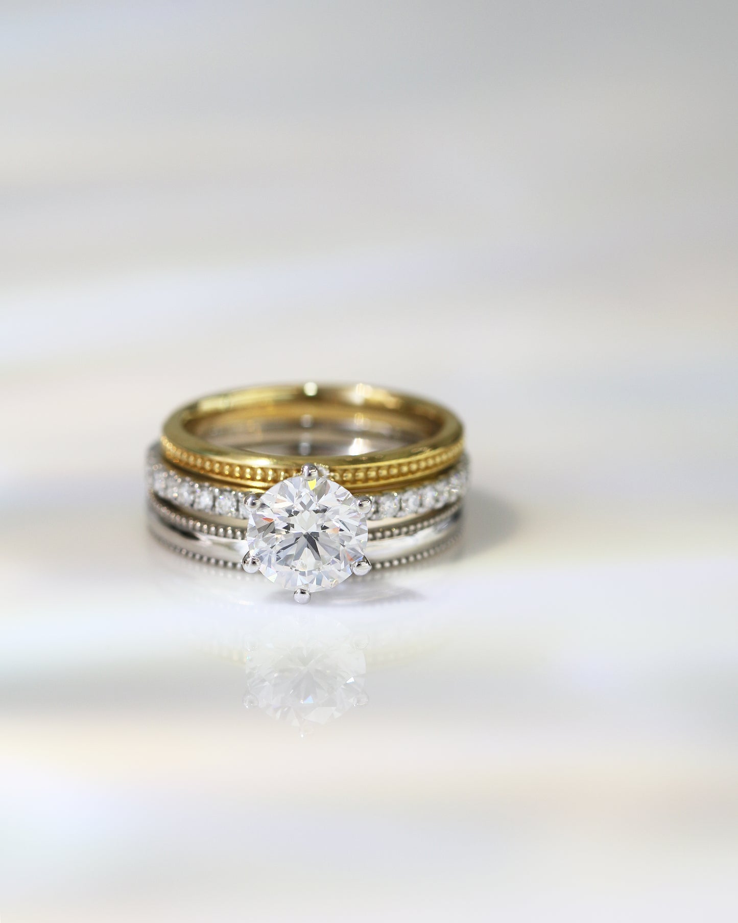 My One and Only 18k Yellow / White Gold Beaded Wedding Rings
結婚對戒/情侶對戒
18k白金/黃金轆珠邊工藝手工戒指