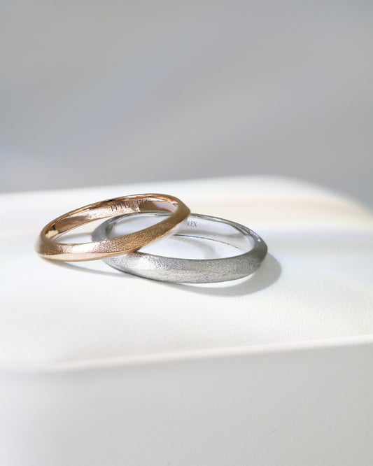 18k Rose Gold & White Gold Brushed Finish Wedding Bands
結婚對戒/情侶對戒
18K玫瑰金/白金復古手工拉絲工藝系列