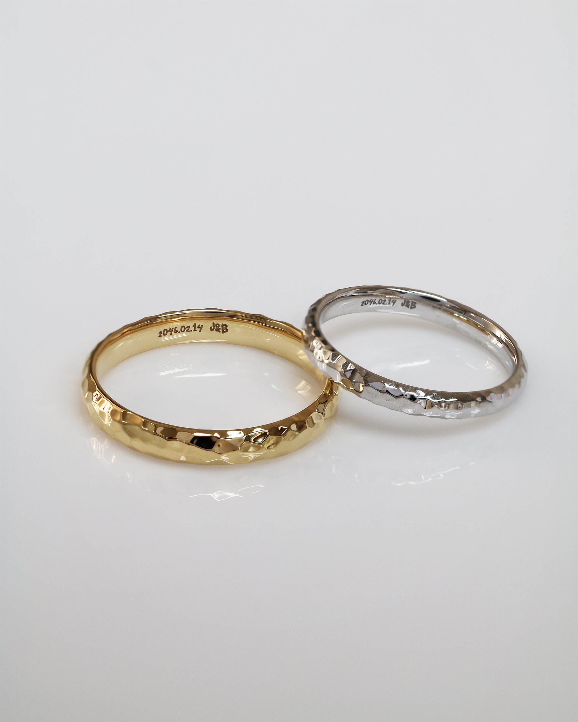 18K White and Yellow Gold Hammered Classic Wedding Bands 結婚對戒/情侶對戒 18K黃金/白金匠人手作金工鎚紋戒指