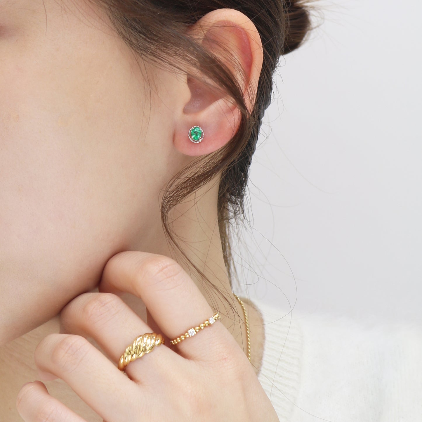 PT900 Emerald Earrings, Pair