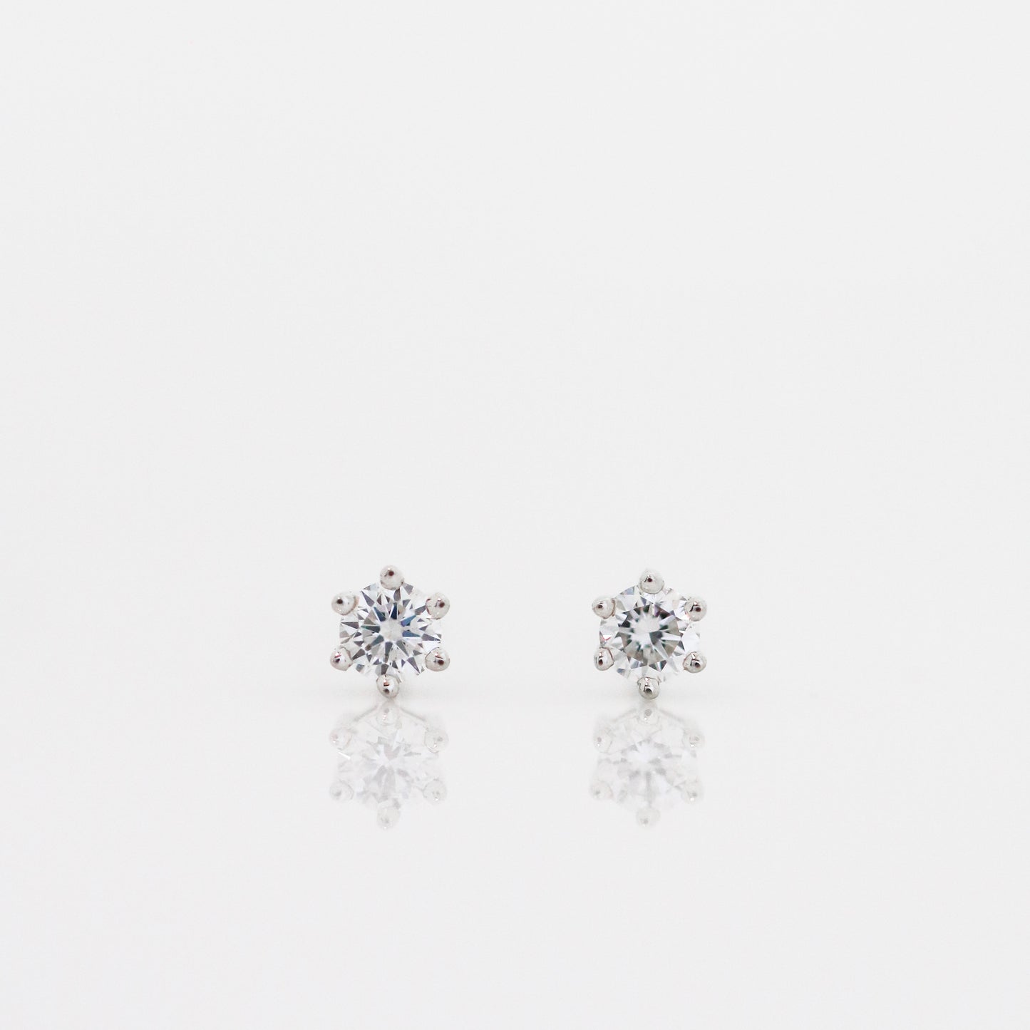 18k White Gold Classic 0.20ct 6-prong Round Diamond Stud Earrings 18k白金六爪20份鑽石耳環
