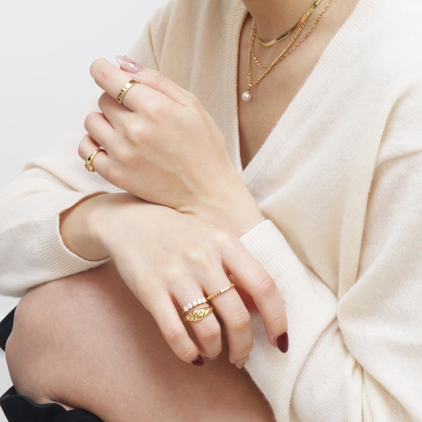 18k 黃金牛角包戒指 18k Yellow Gold Colette Croissant Ring 18k黃金珠邊鑽石戒指 18k Yellow Gold Beaded Diamond Ring 18k金輕奢鑽石排戒 18k Gold 0.60ct Round Diamond Eternity Ring 18K黃金星芒印戒 18k Yellow Gold Lumiere Signet Ring