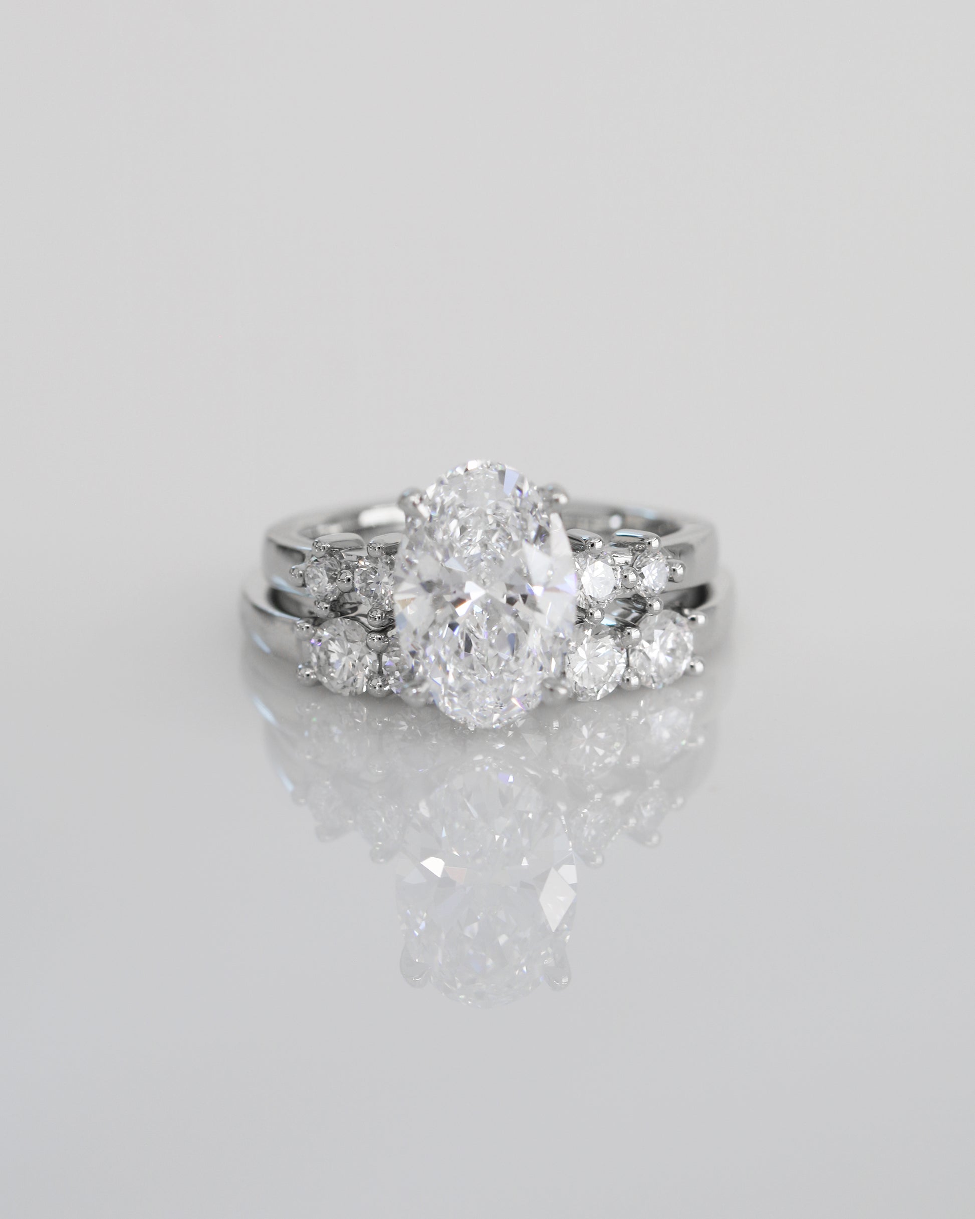 18k White Gold 4-Prong Oval Brilliant Diamond Engagement Ring 18k白金四爪蛋形橢圓形求婚鑽石戒指