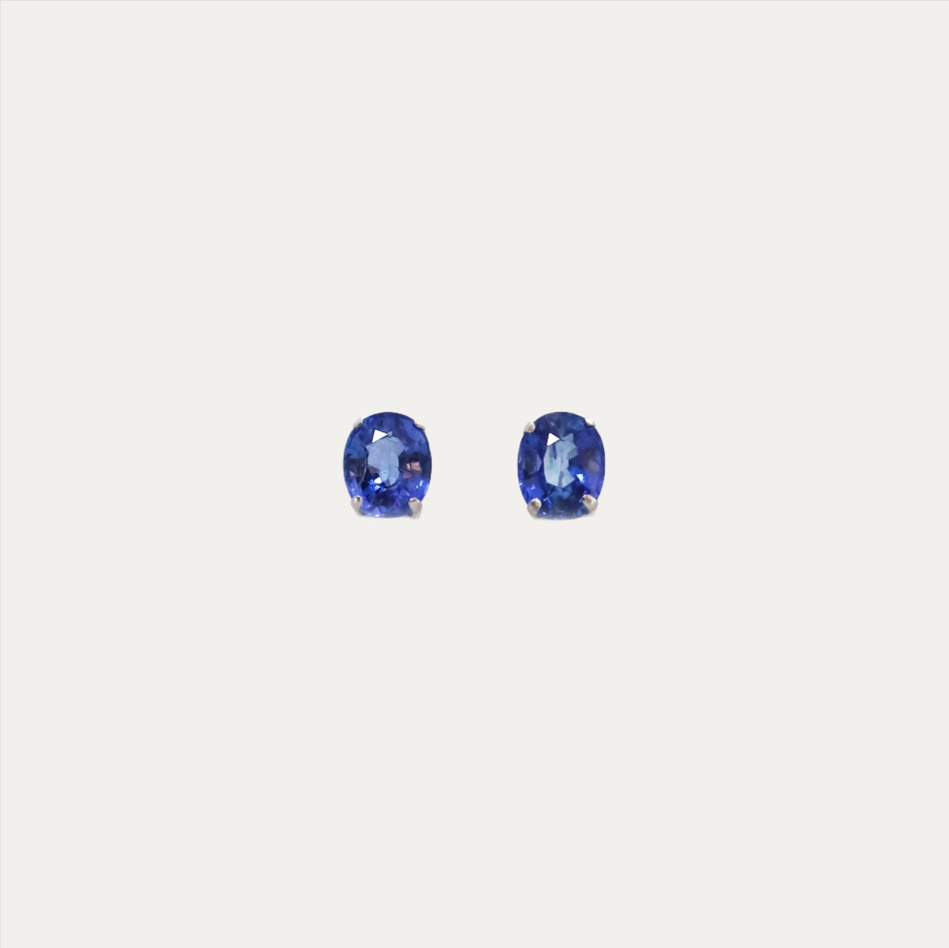 PT900 Sapphire Earrings 鉑金藍寶石耳環